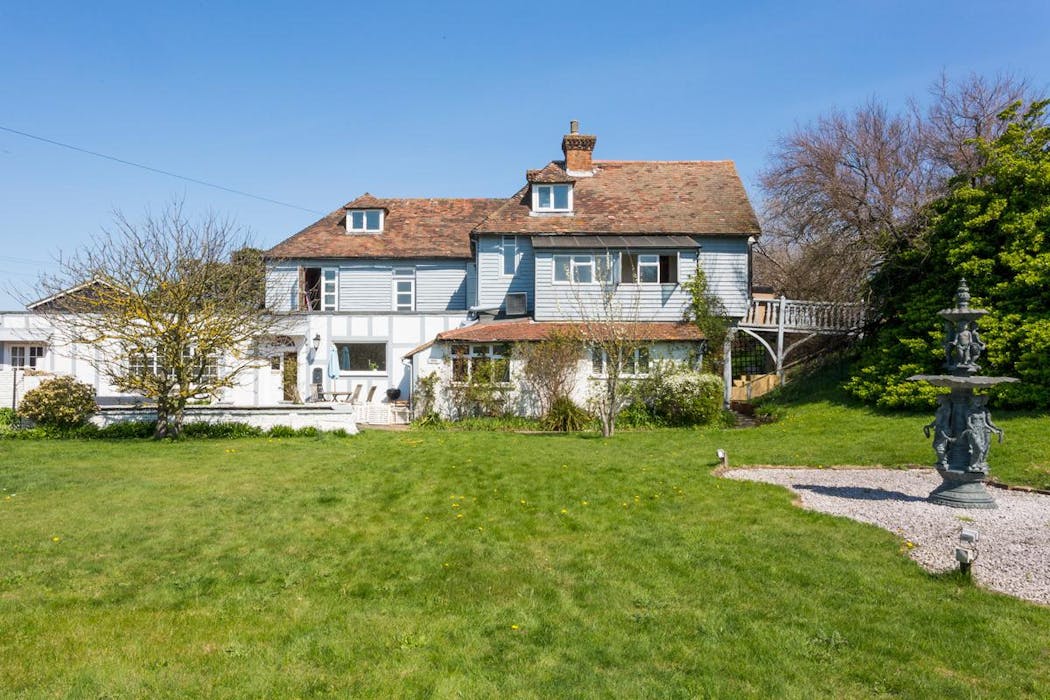 Beach Sun Retreat Cool and unique beach house in Dymchurch, Kent