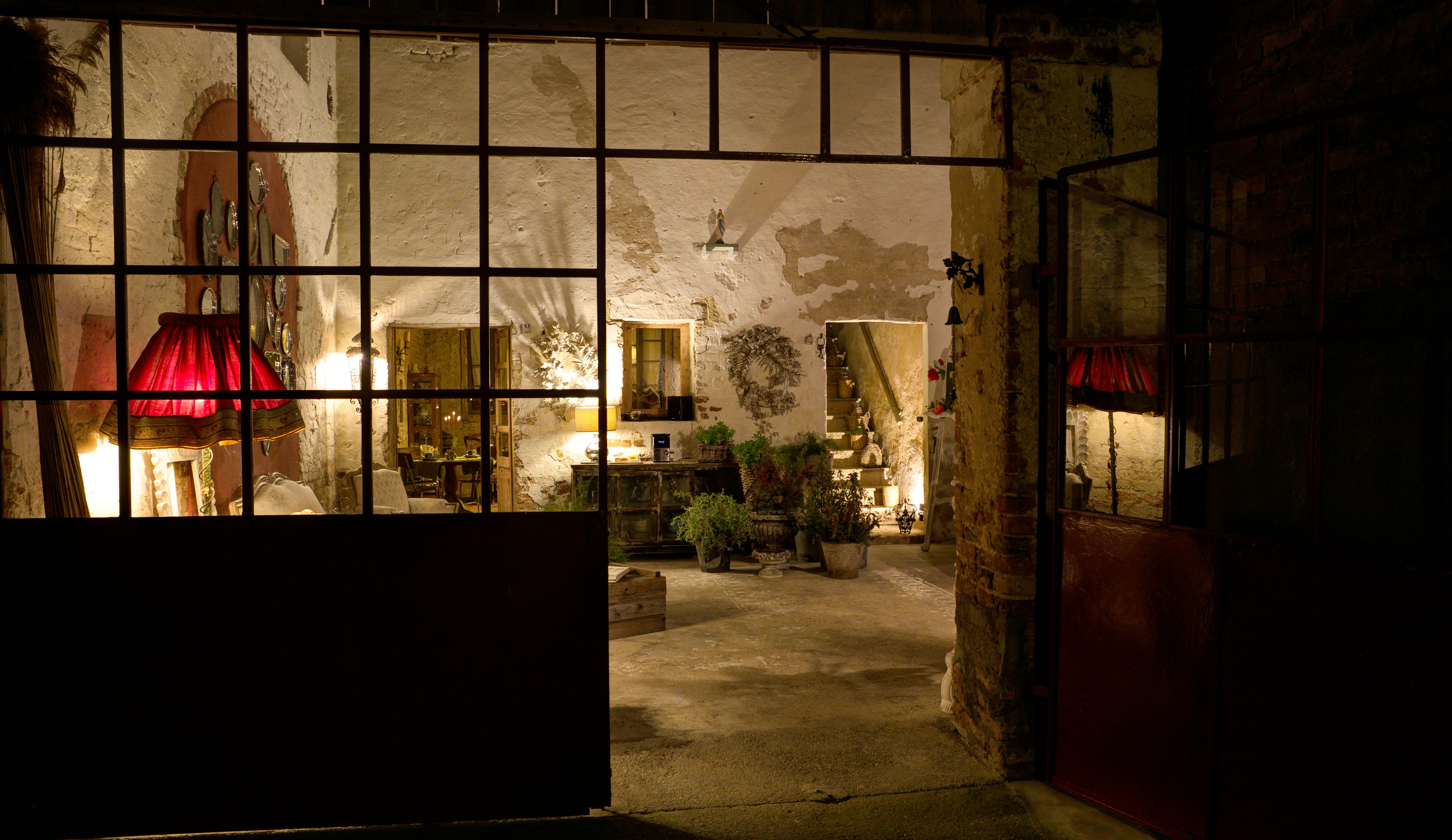 GUESTSHOUSE ( ancient Barchessa) BY NIGHT 