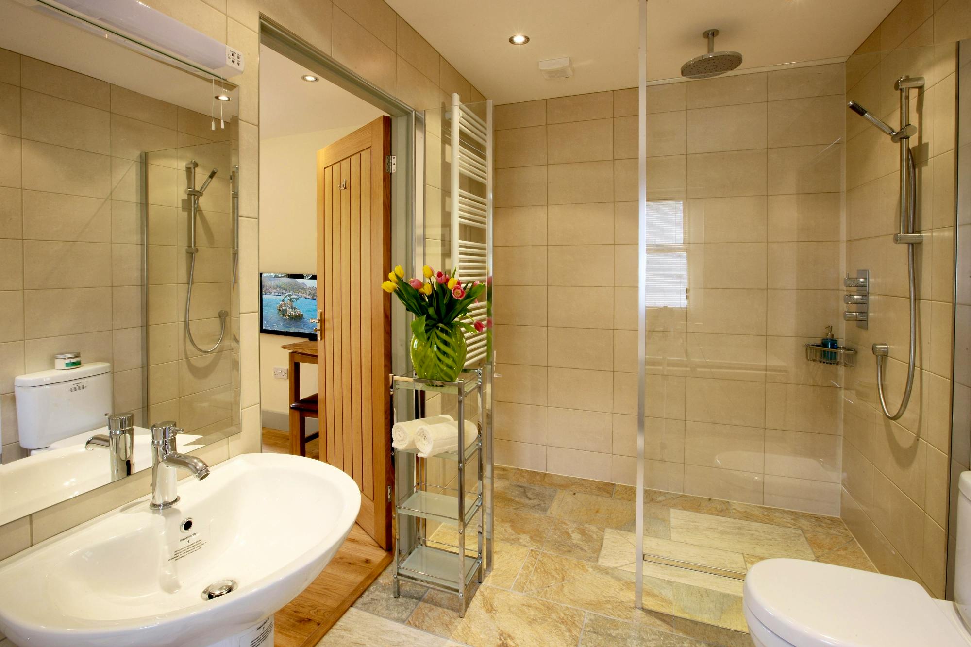 luxurious bath wet rooms