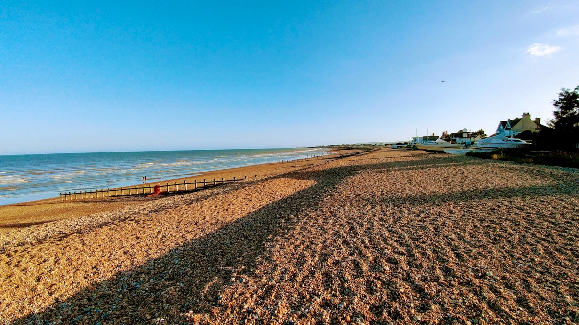 The Studio Holiday Cottage On Pevensey Bay Beach