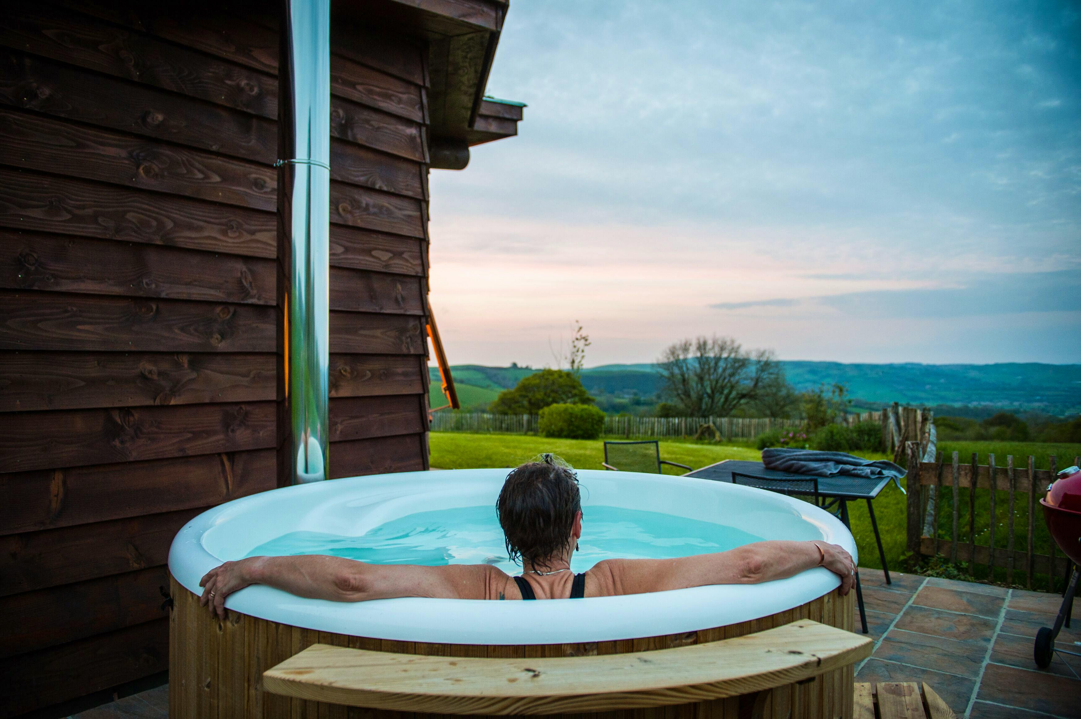 Aerona Hot Tub