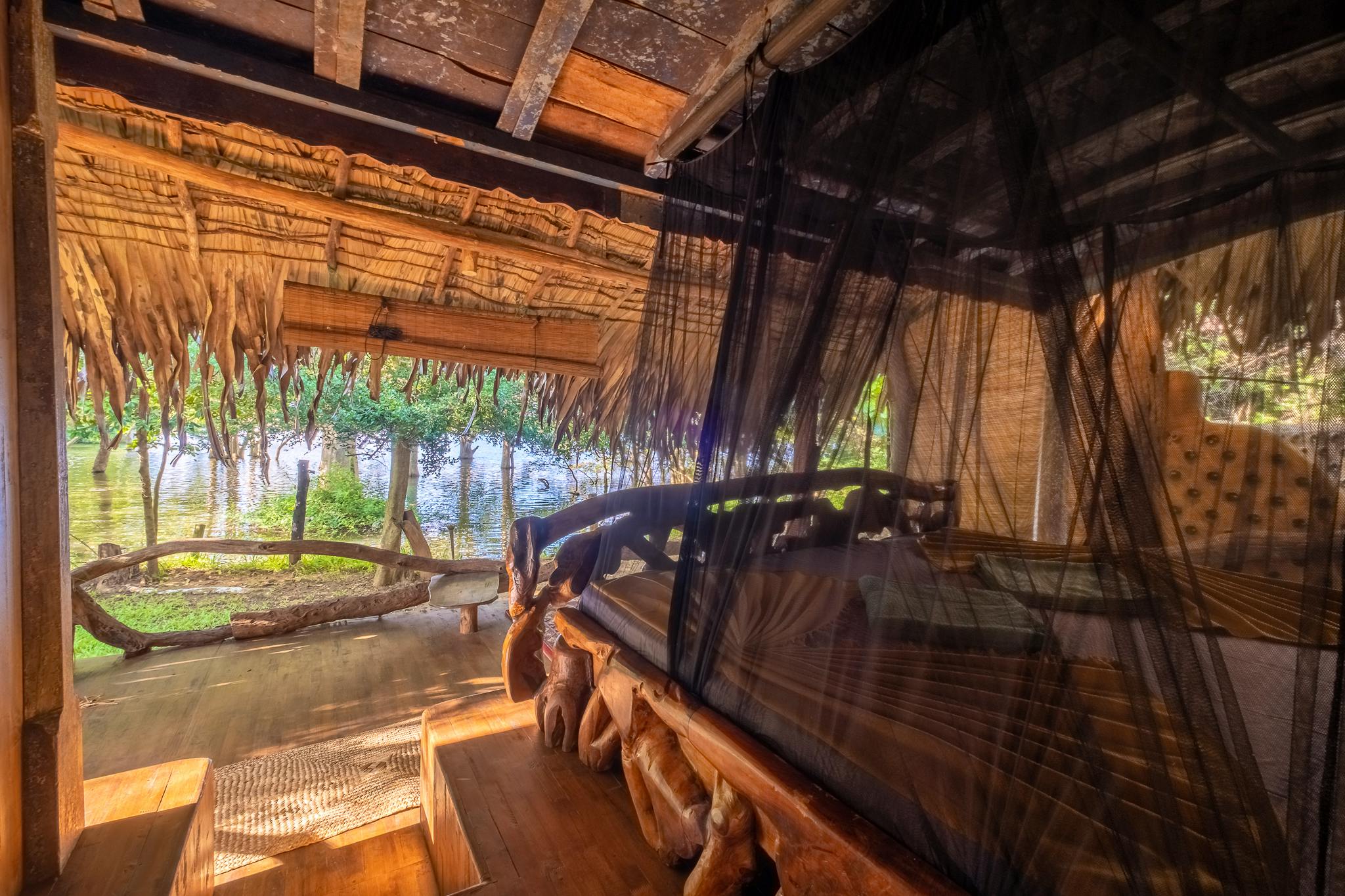 Banyan Camp - Mercedes Lodge Lake Front