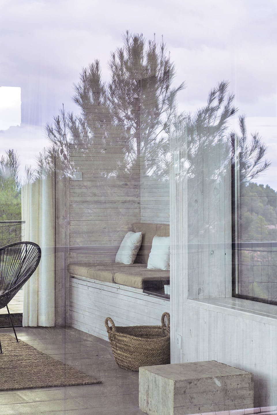 Solo Pezo von Ellrichshausen - Living Room 