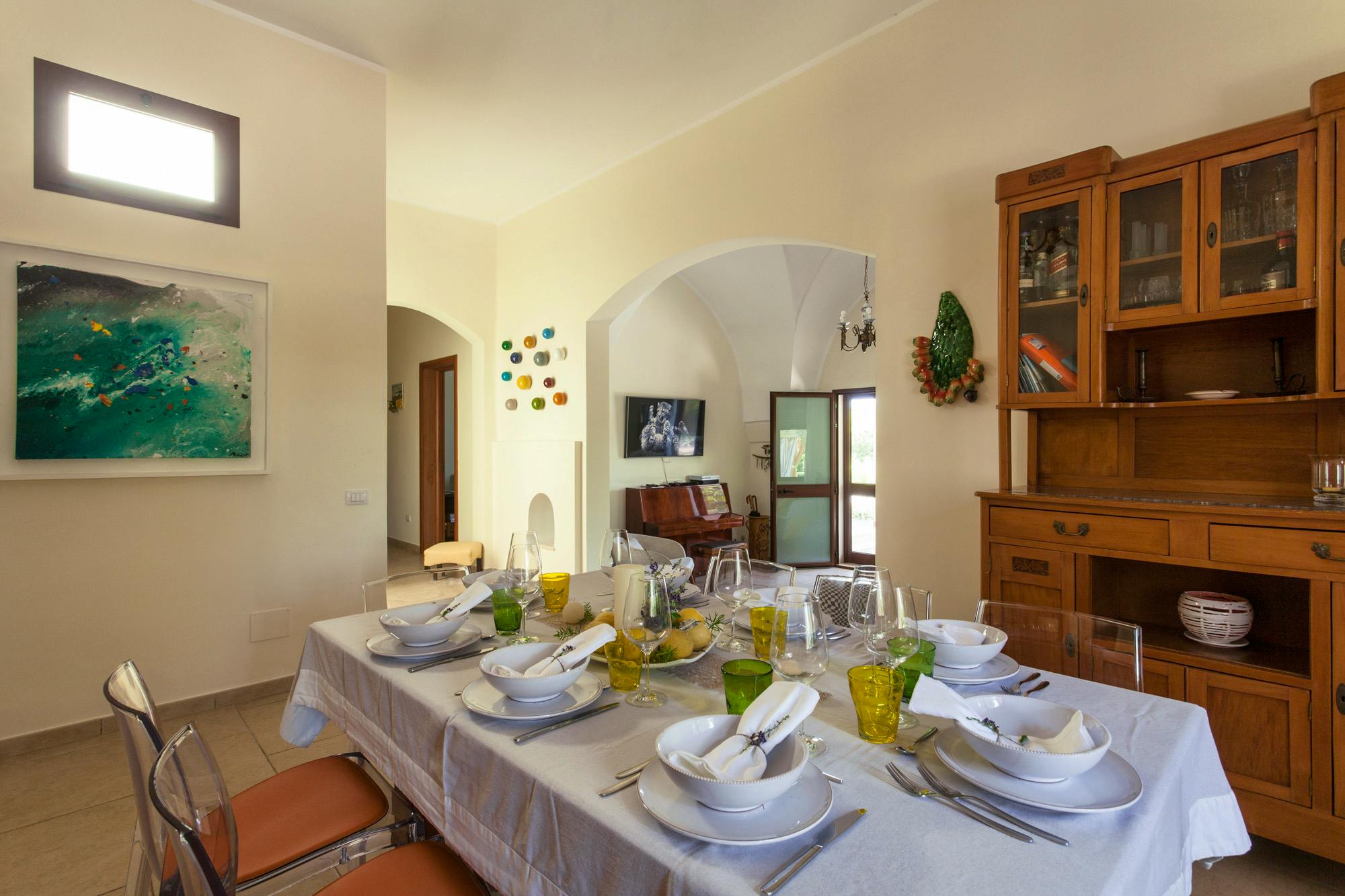 Open plan dining room