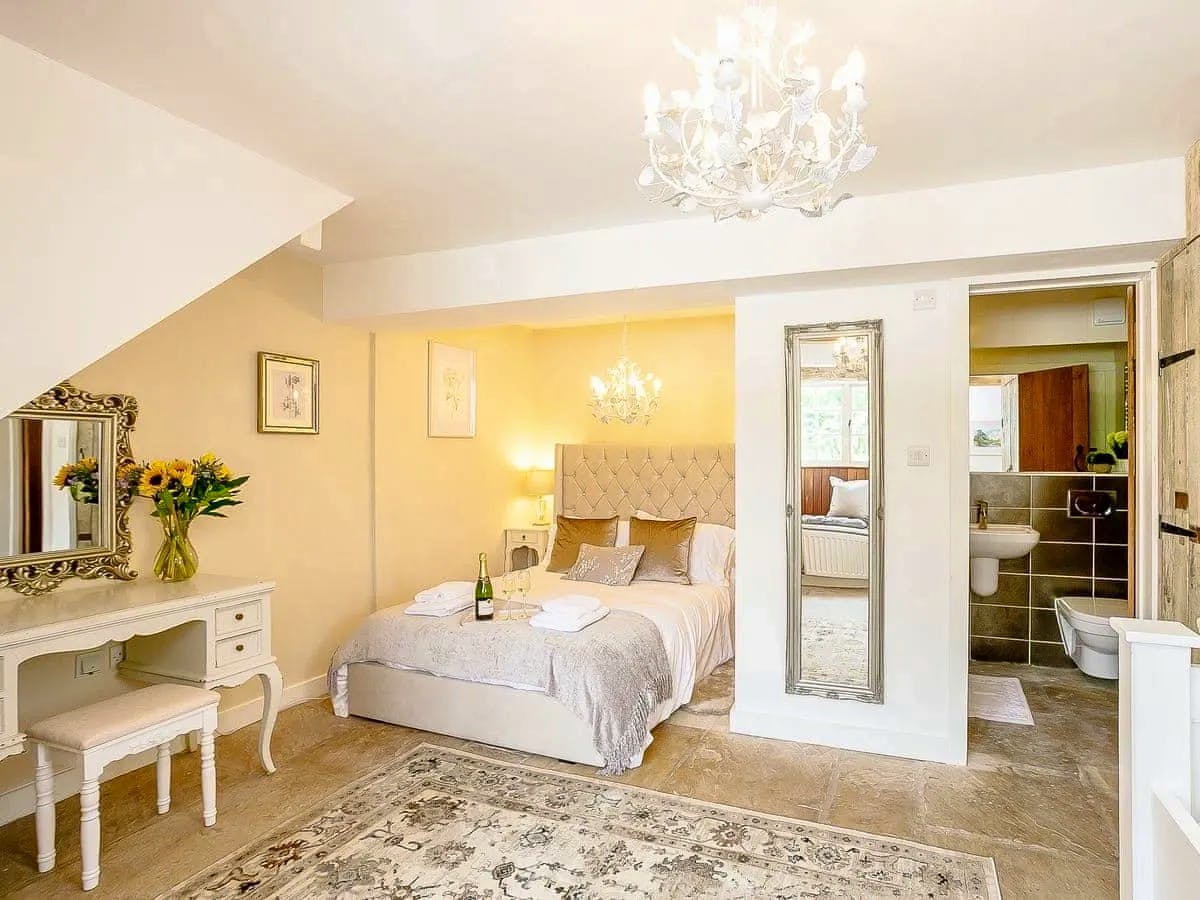 Flour Keep - Double Room w/ Day bed