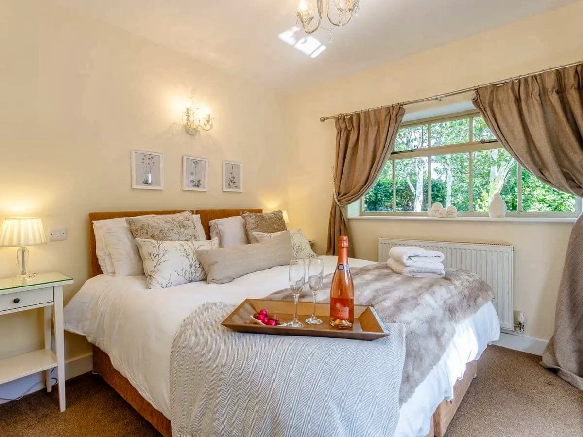 The Saddlery - Twin or King Room