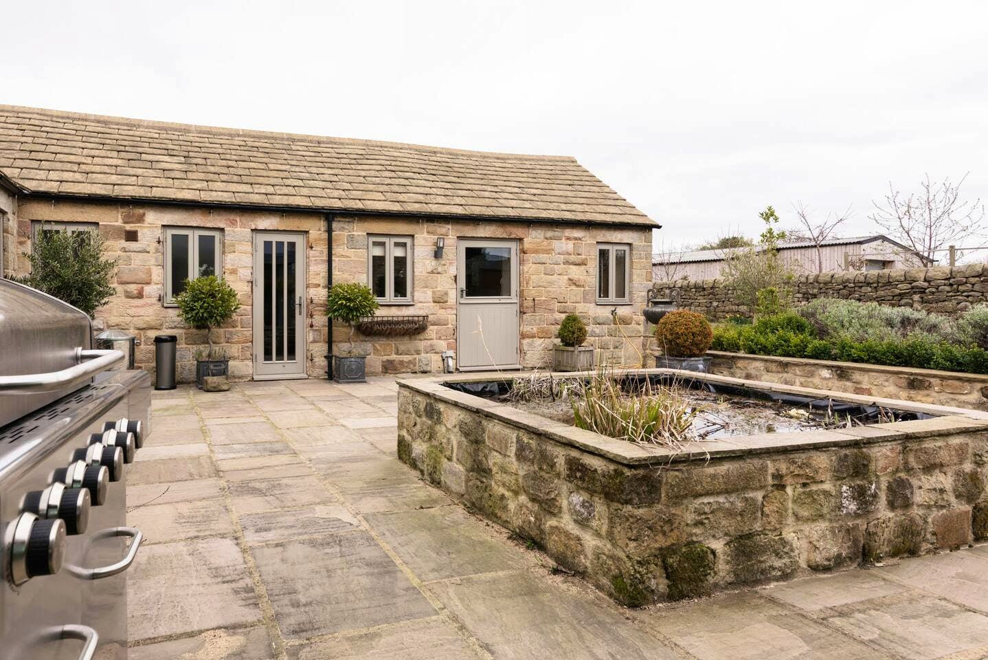 The Converted Barn Yorkshire - Comfy Holiday Home For Four