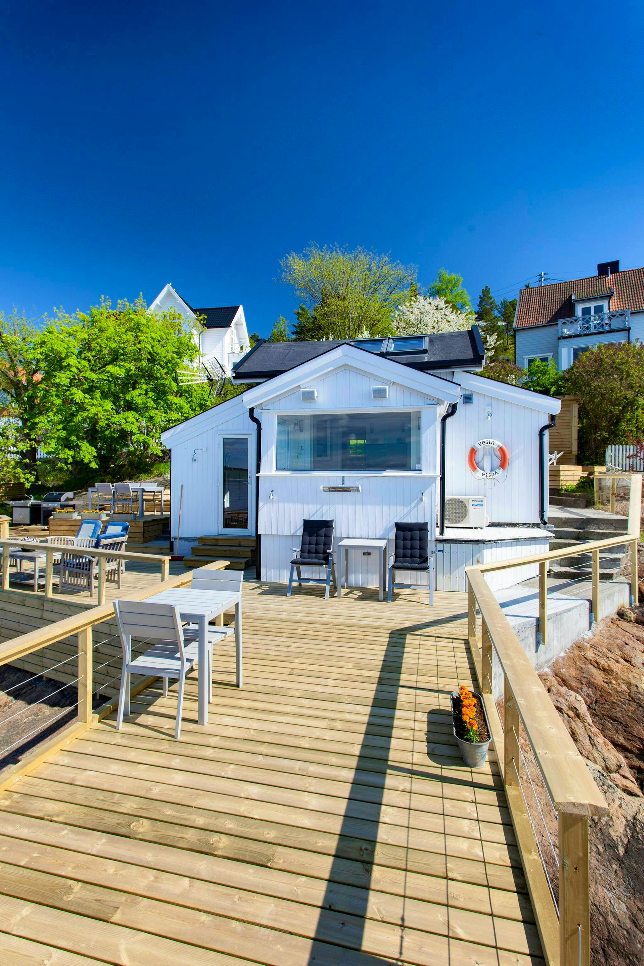 Oslo Beach House Unique fjord cottage located within the city limits