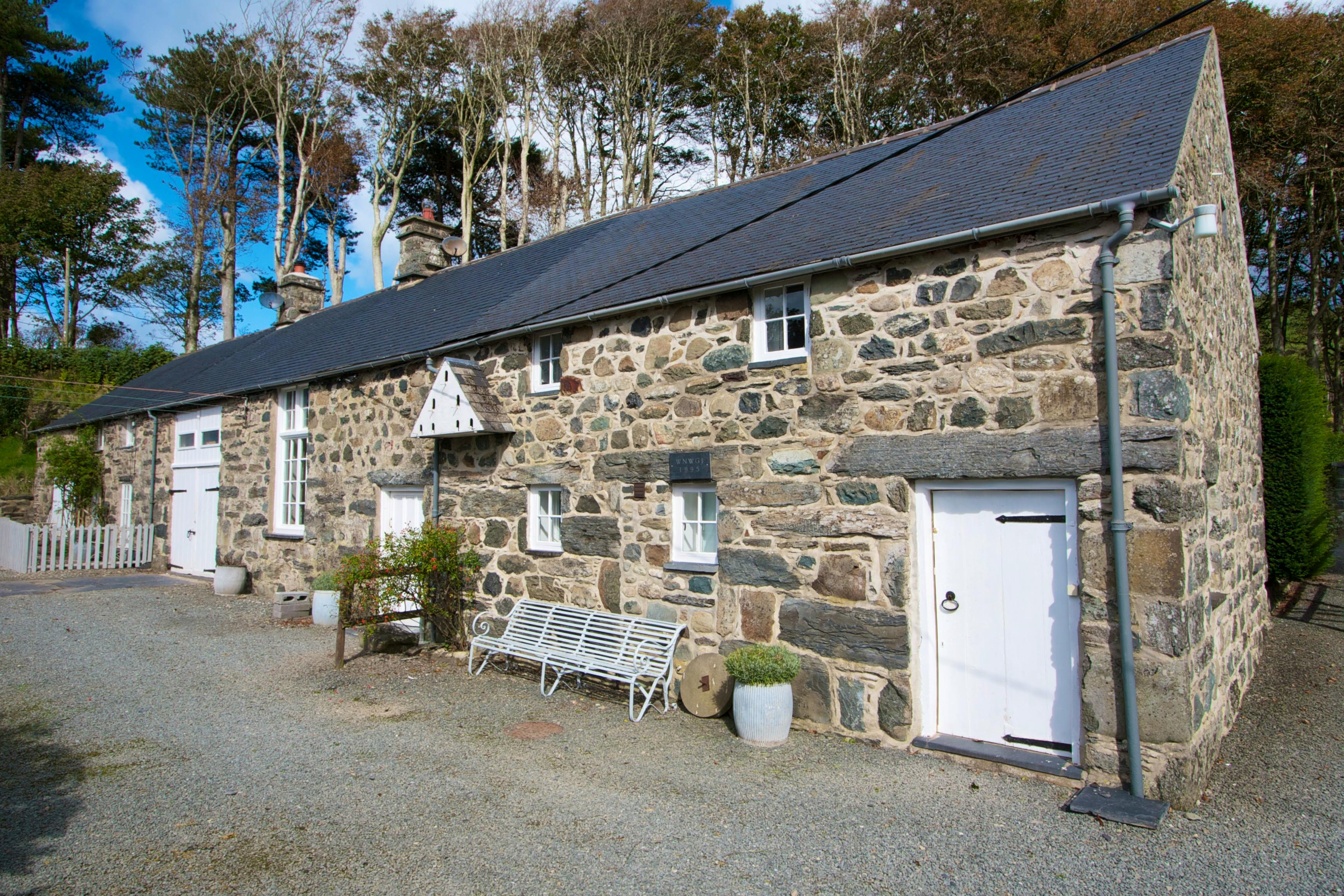 21 Classic Coastal Cottages