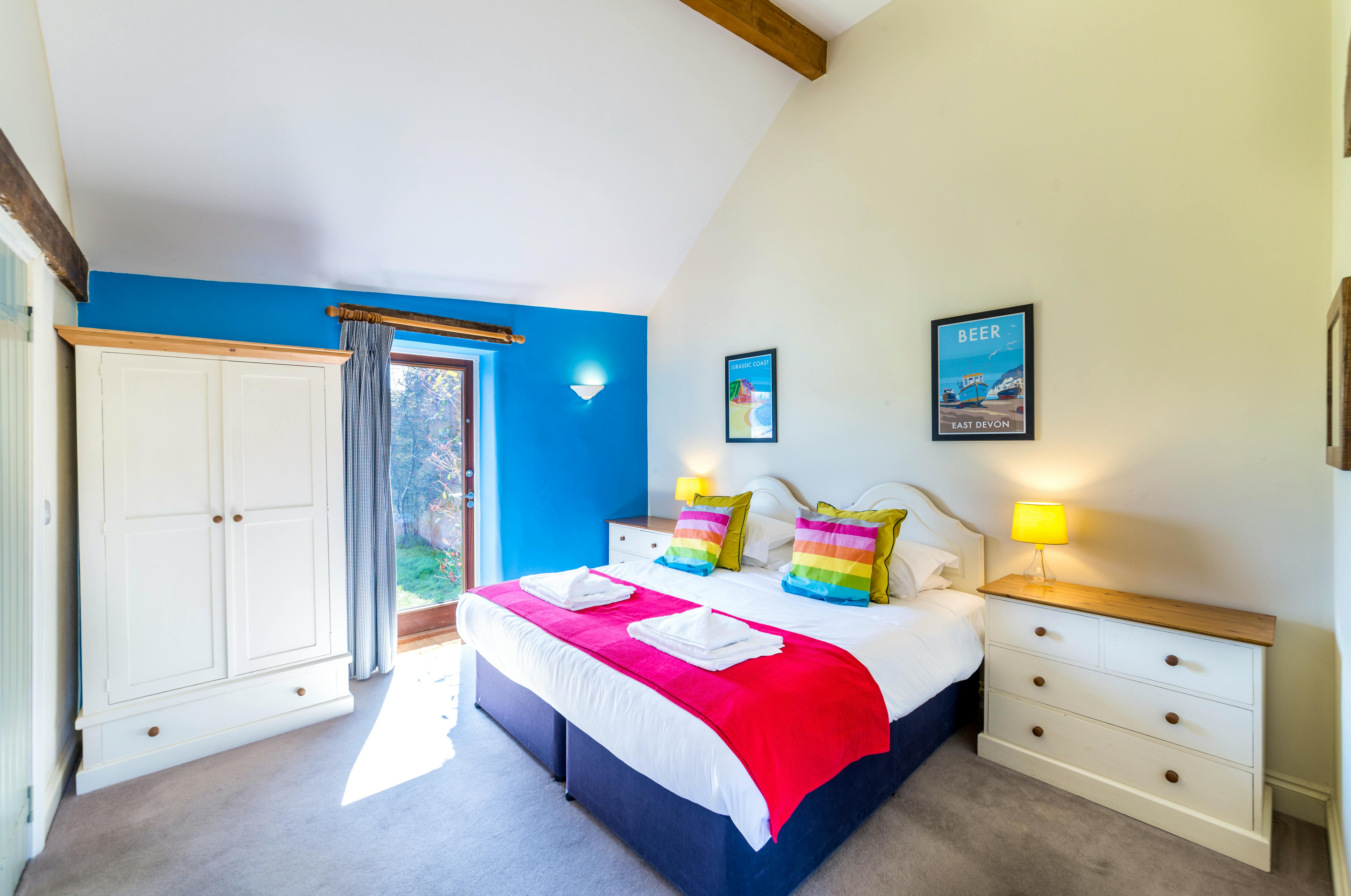 Thatched - can be King or Twin