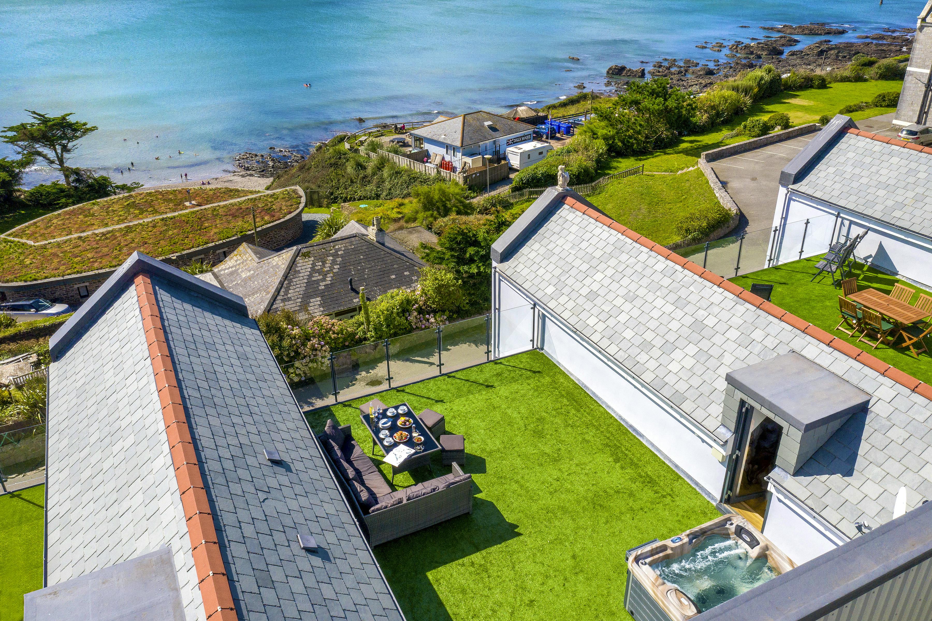 Best Hot Tub Houses by the Sea