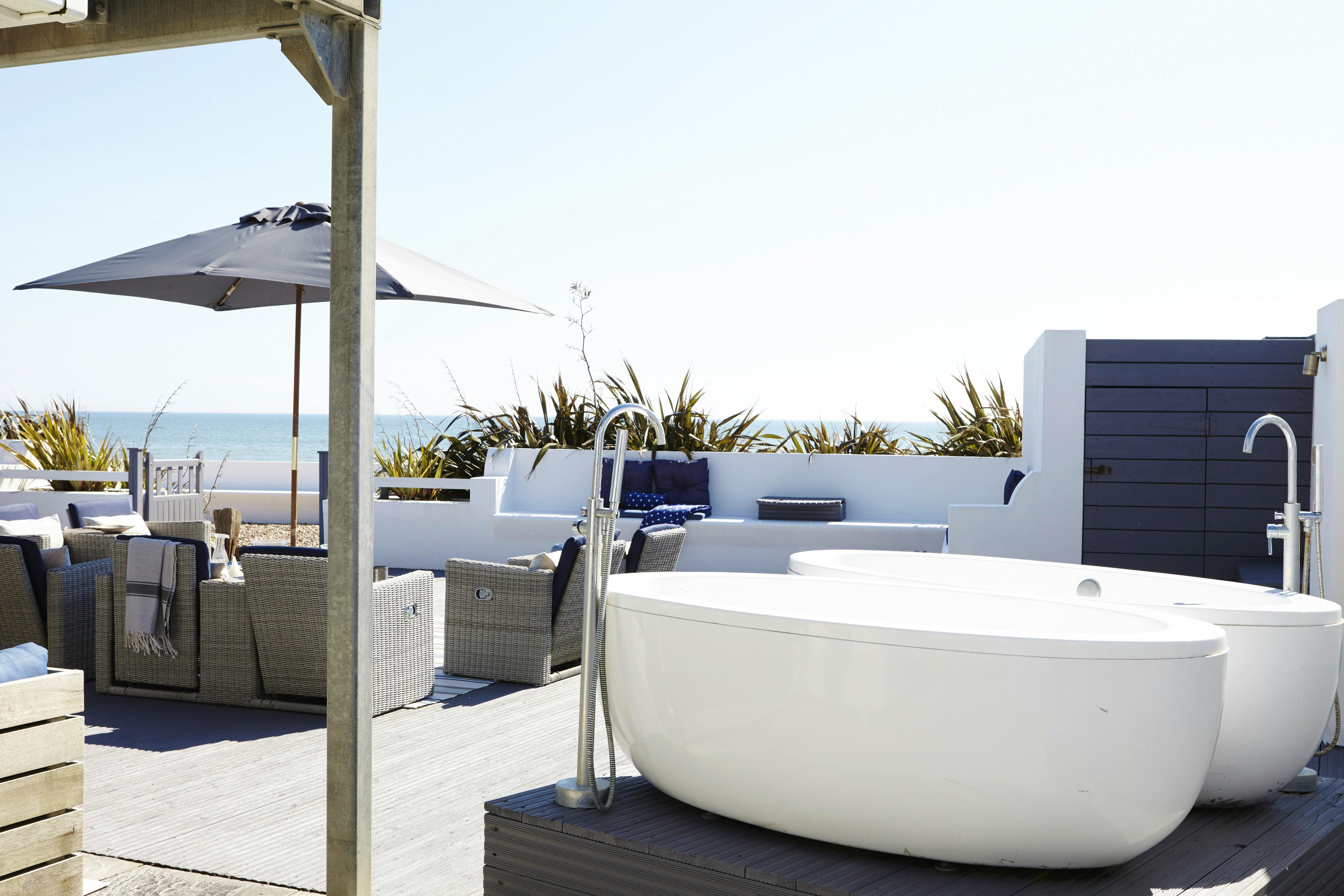 20 Coolstays with Beautiful Bathtubs