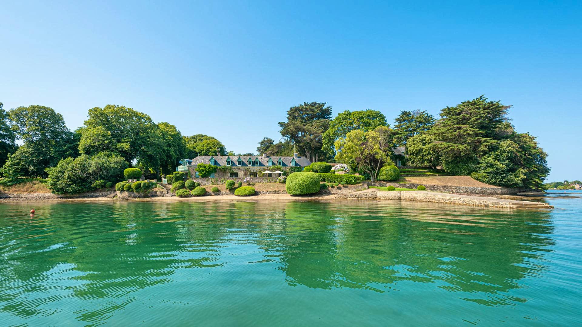 10 Super Stylish French Escapes