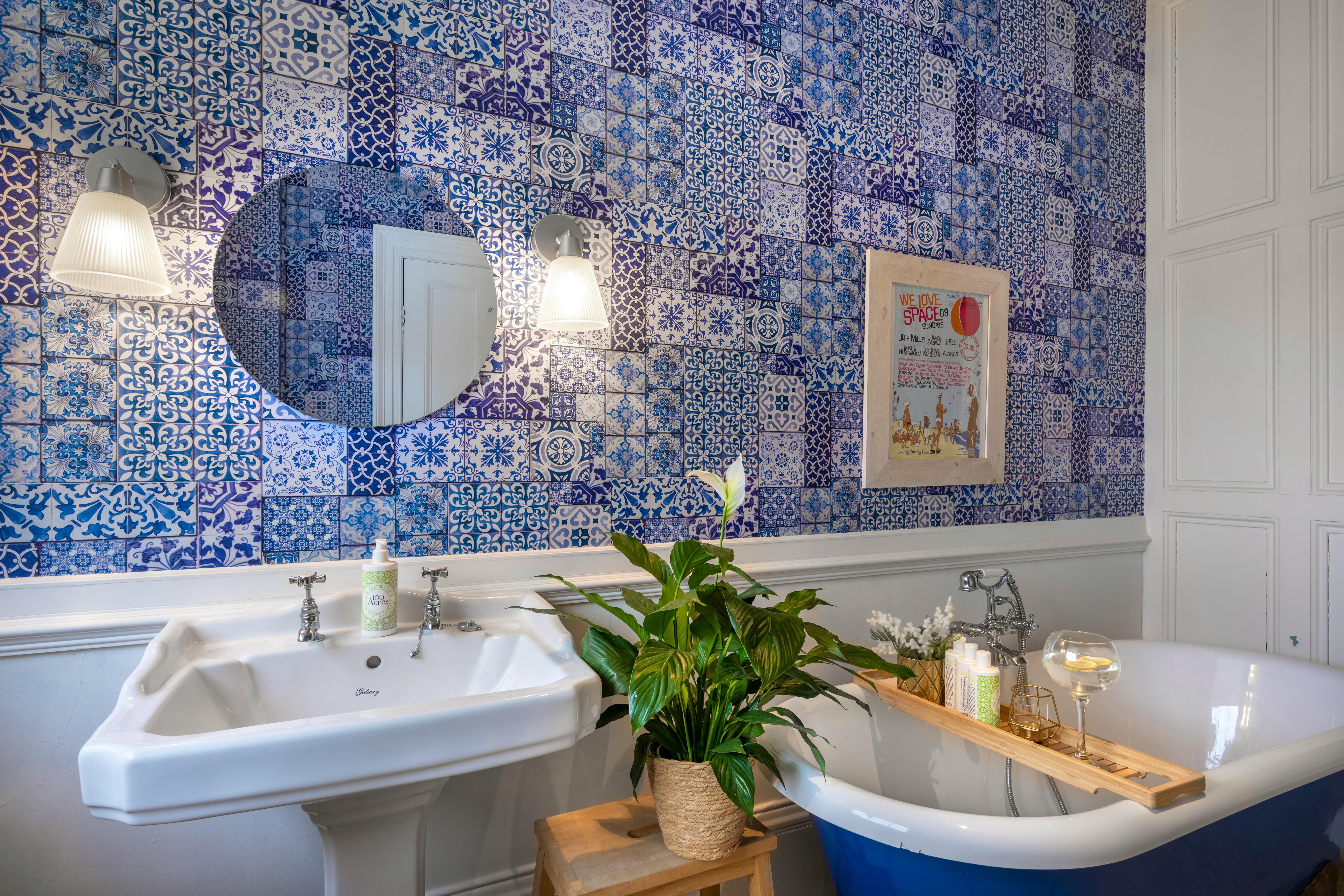 4 baths 4 showers 6 bathrooms 