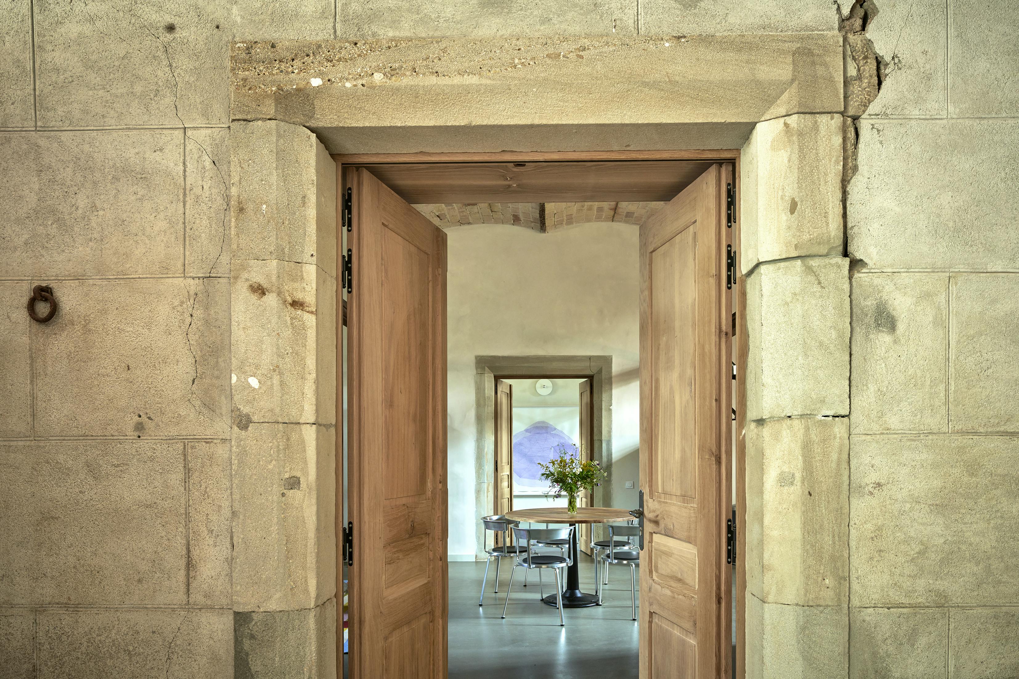 Ecurie Sud Apartments - Image 6