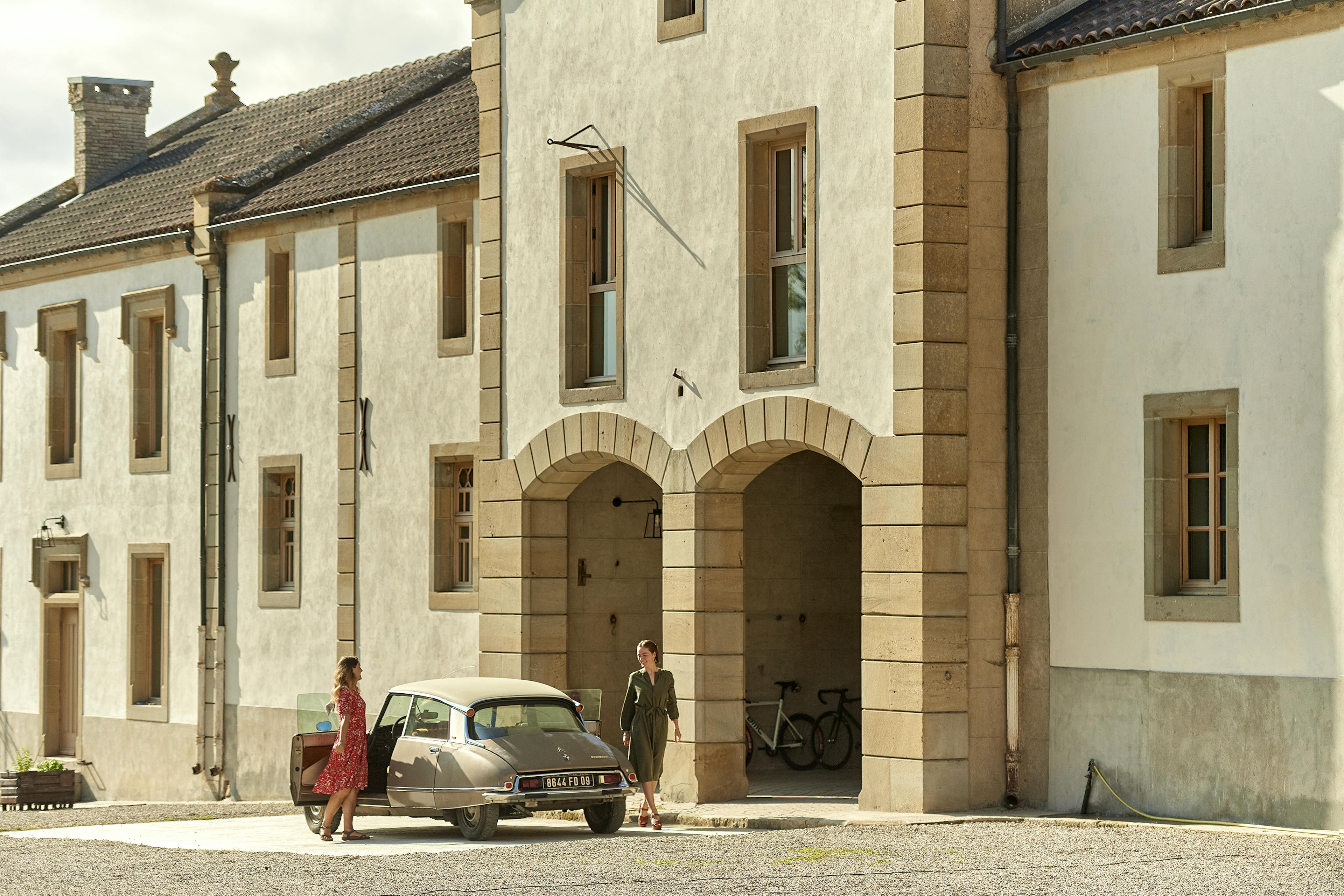 Ecurie Sud Apartments - Image 3