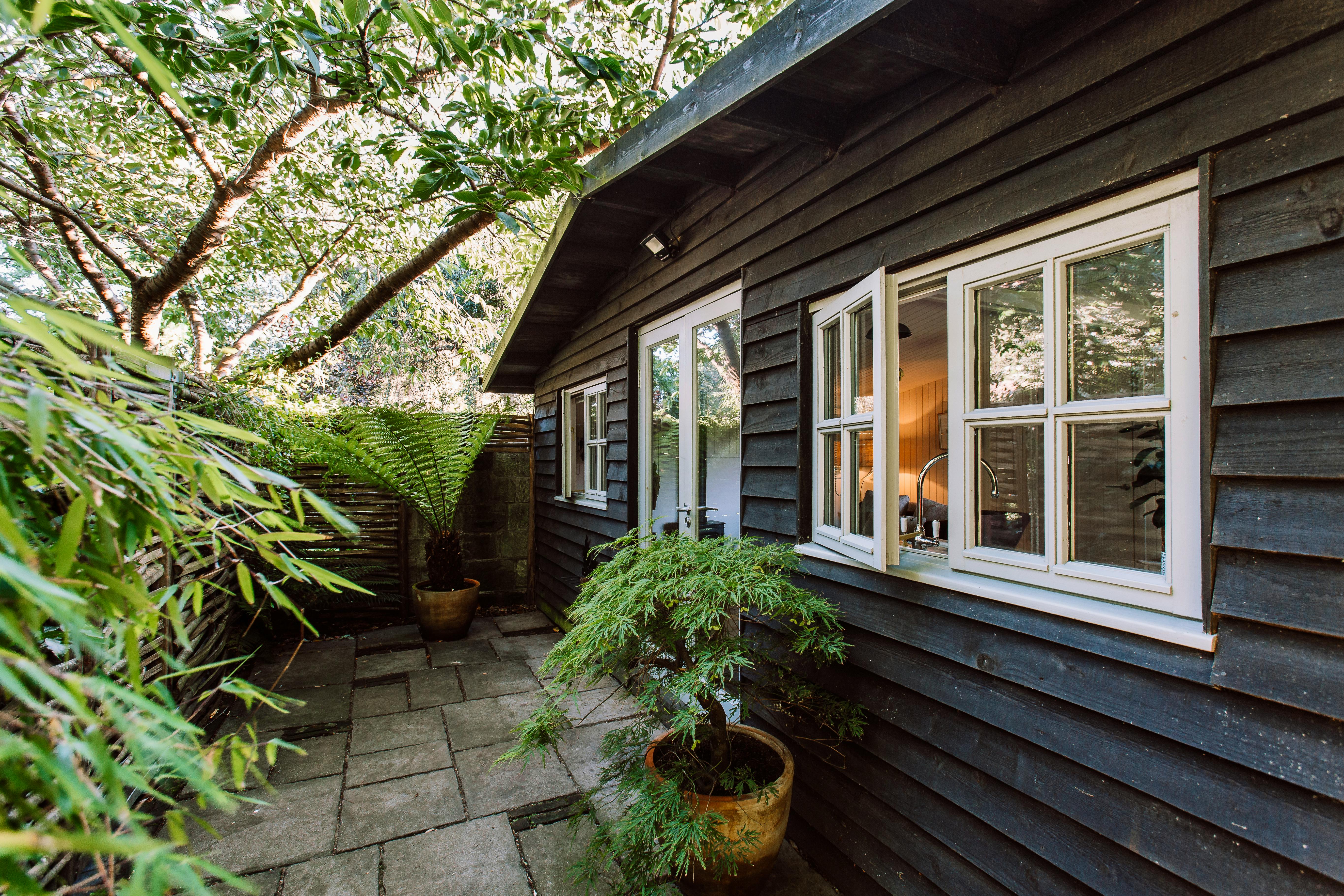 Welcome to Hill Cabin