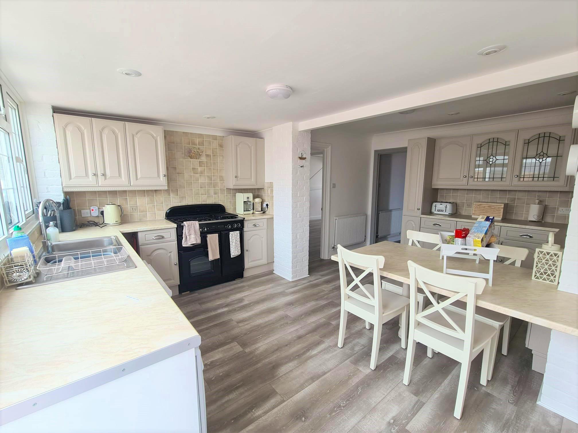 Fully equipped kitchen