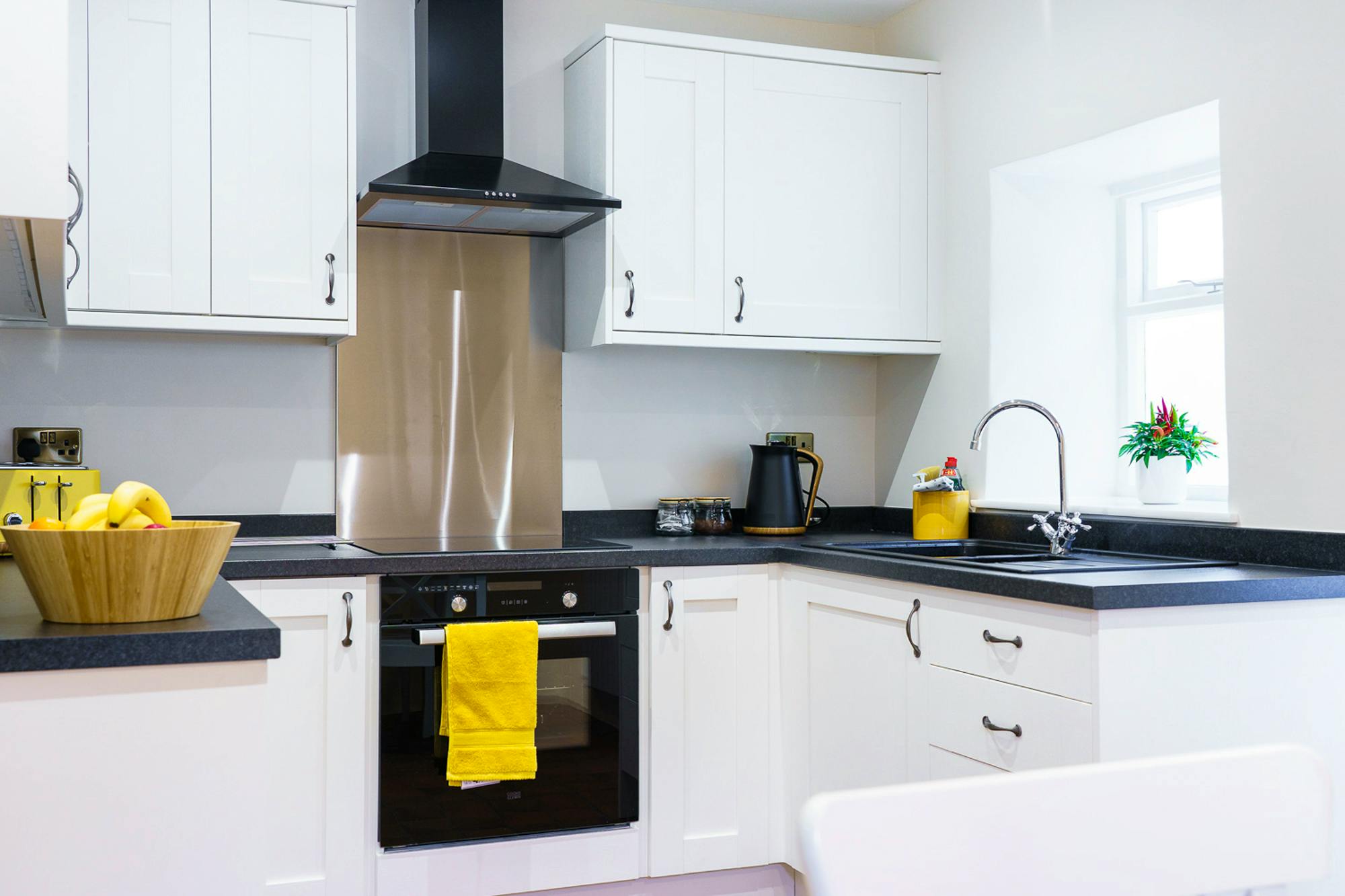 Modern Fully Equipped Kitchen