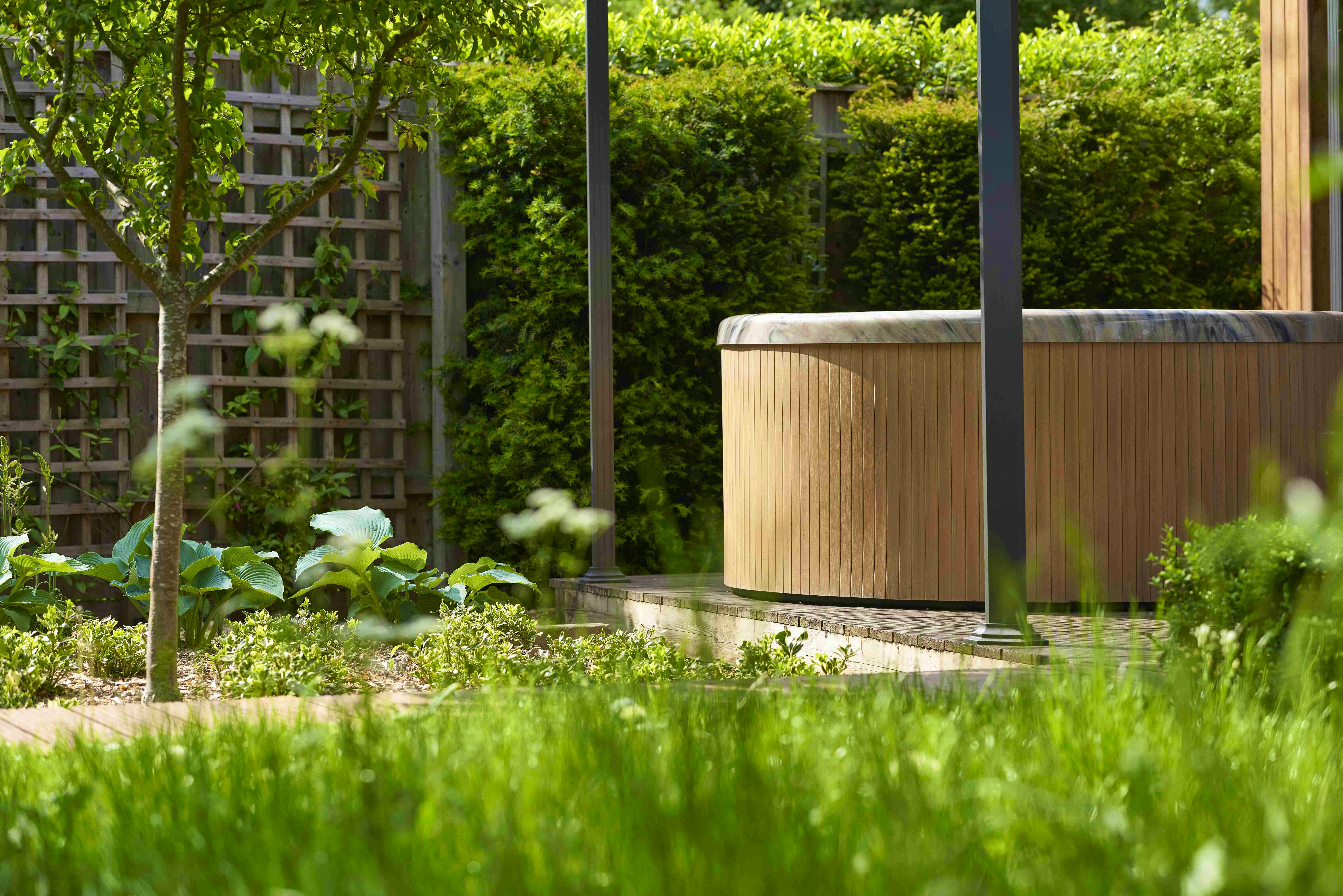 Oak Lodge secluded garden & hot tub