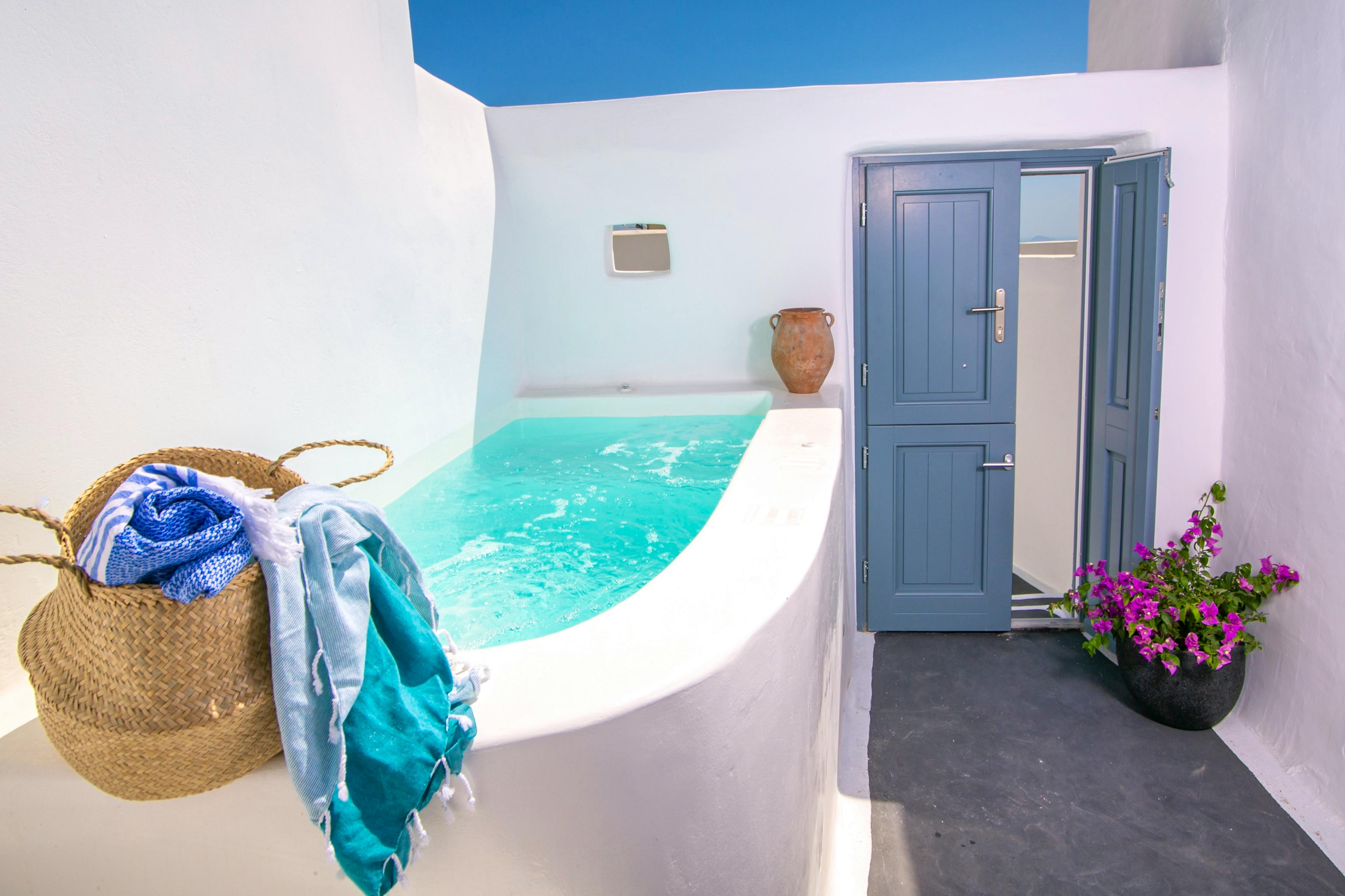 Demeter Cave House - Image 2