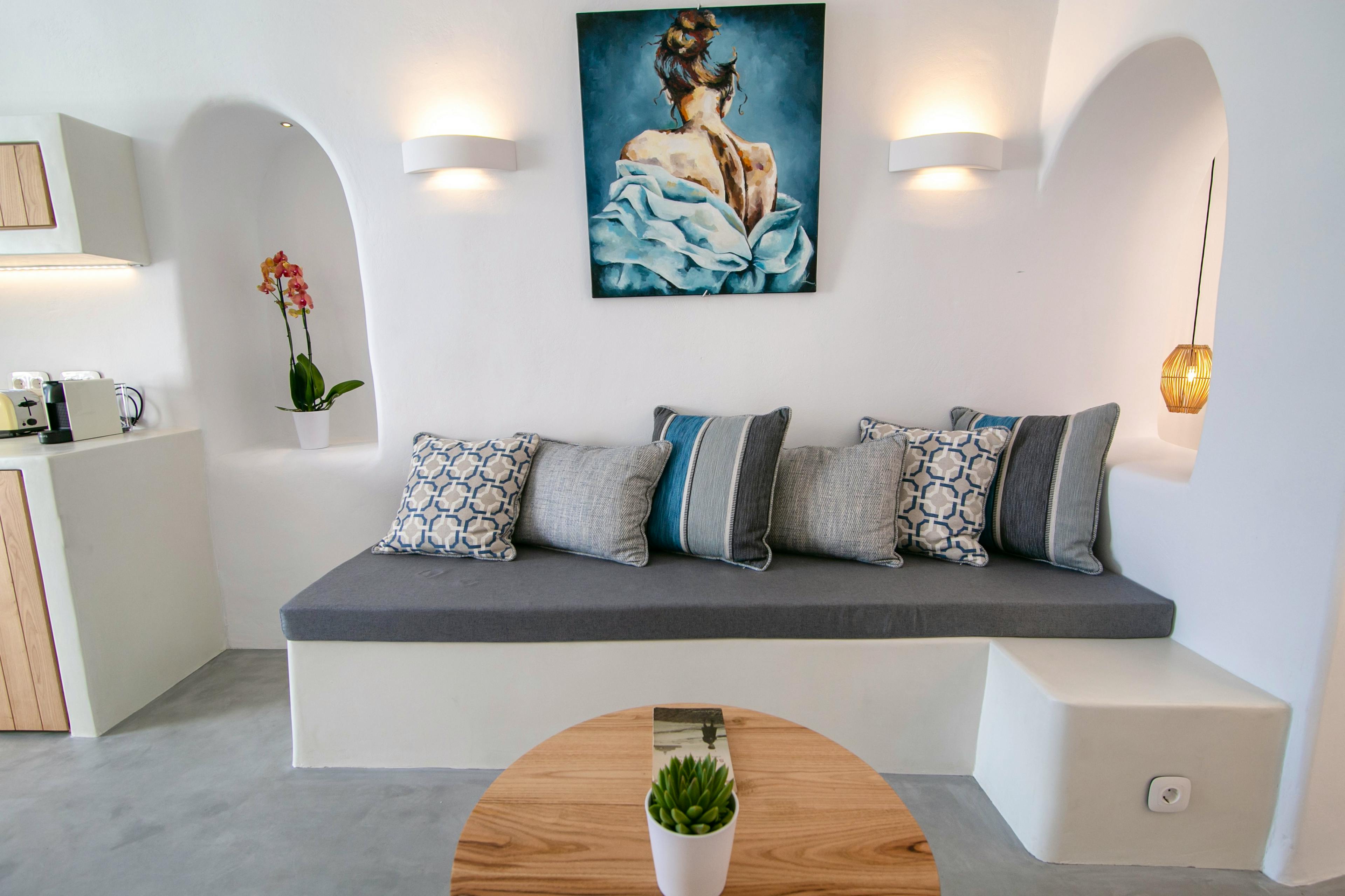 Demeter Cave House - Image 5