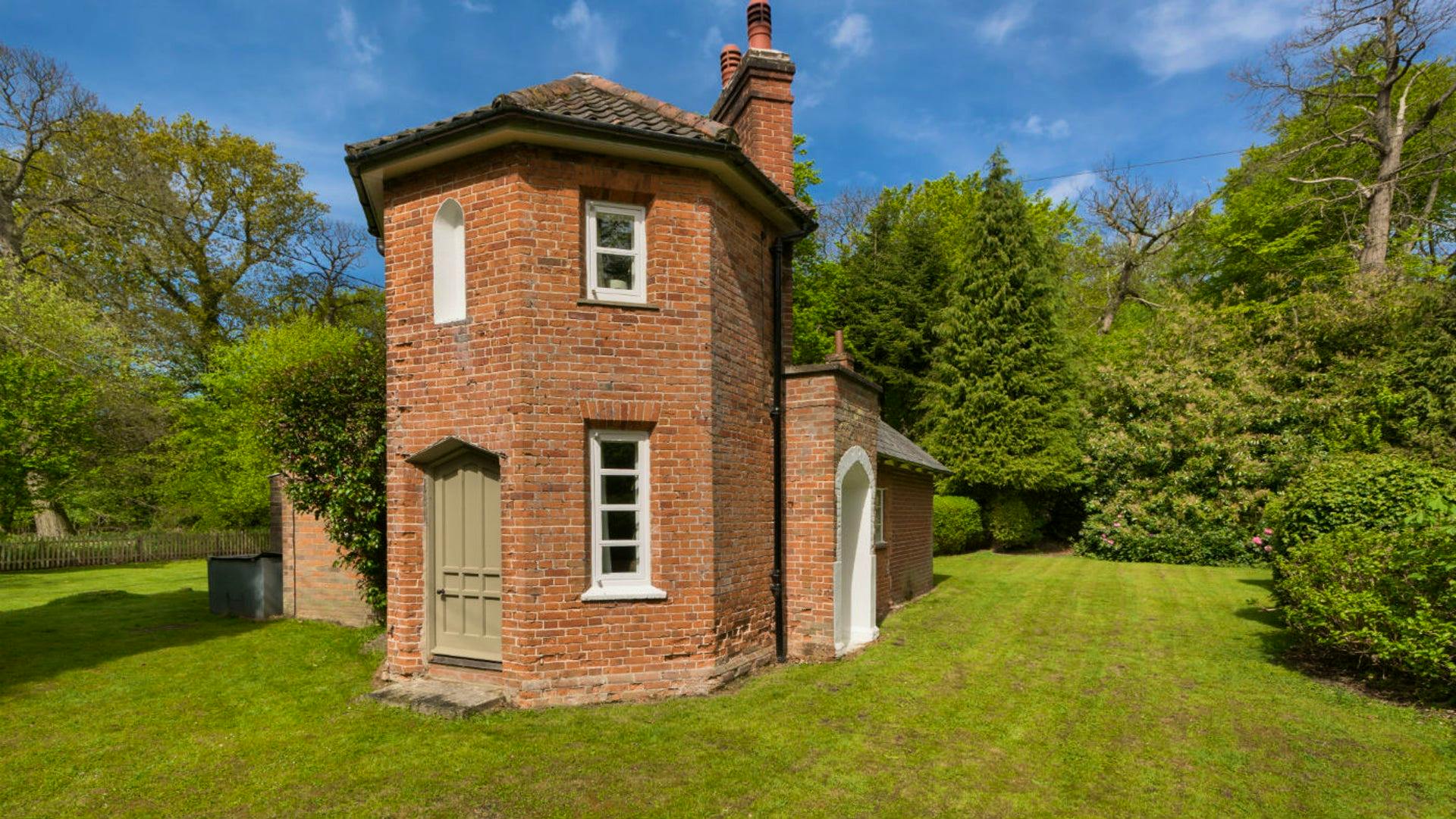 10 of the Cutest English Country Cottages