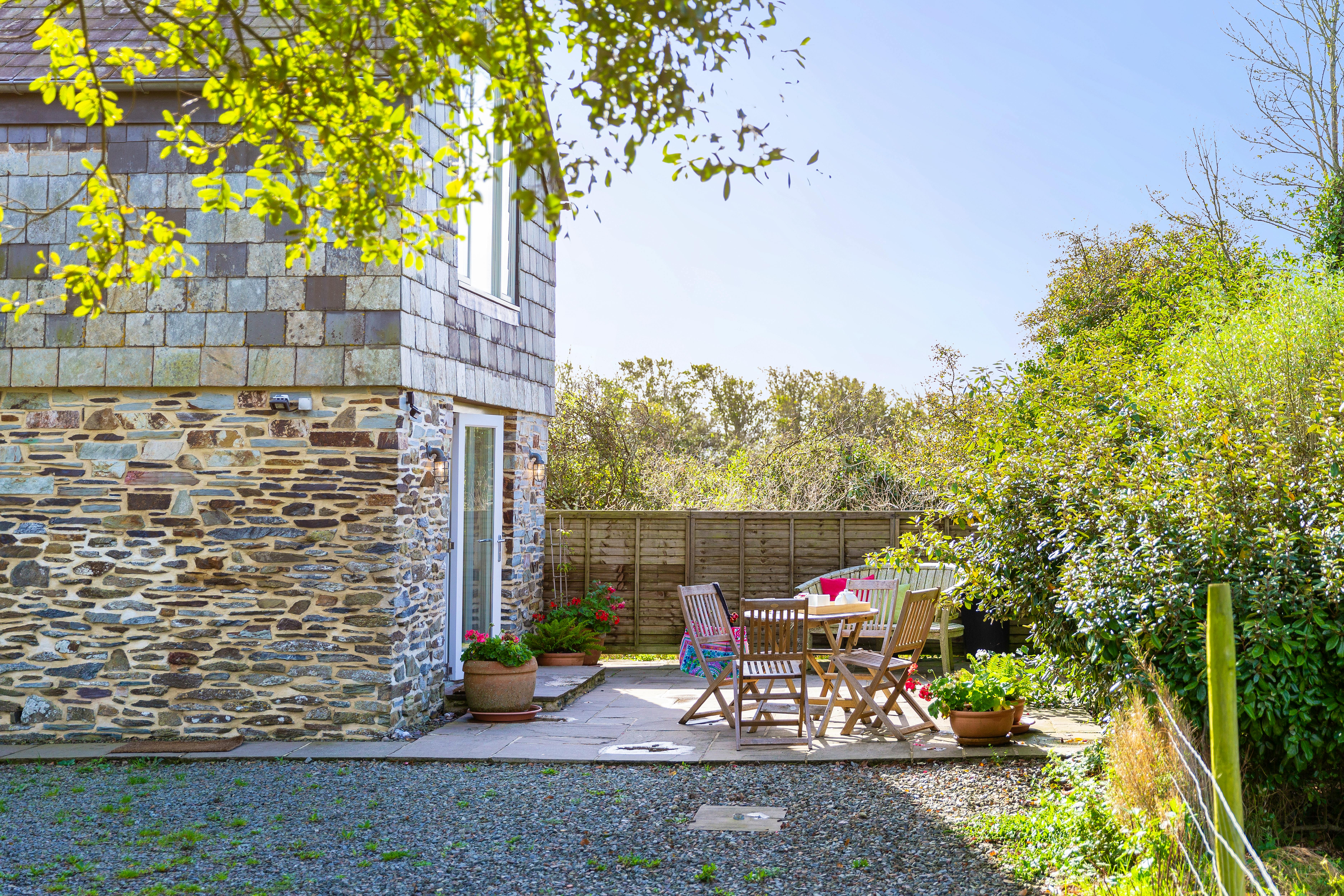 Cornish Seaside Stays for Summer