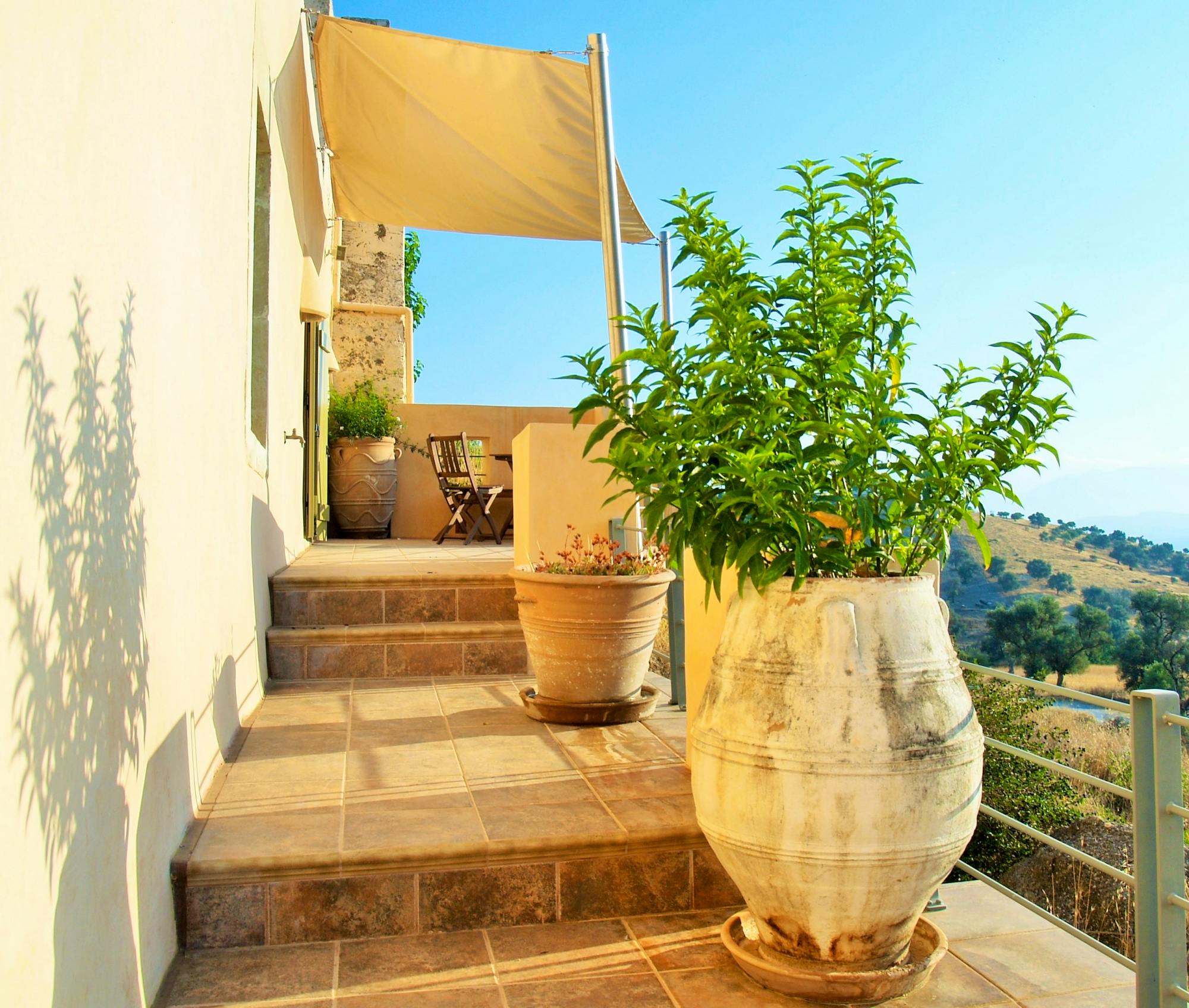 10 Budget CoolStays!