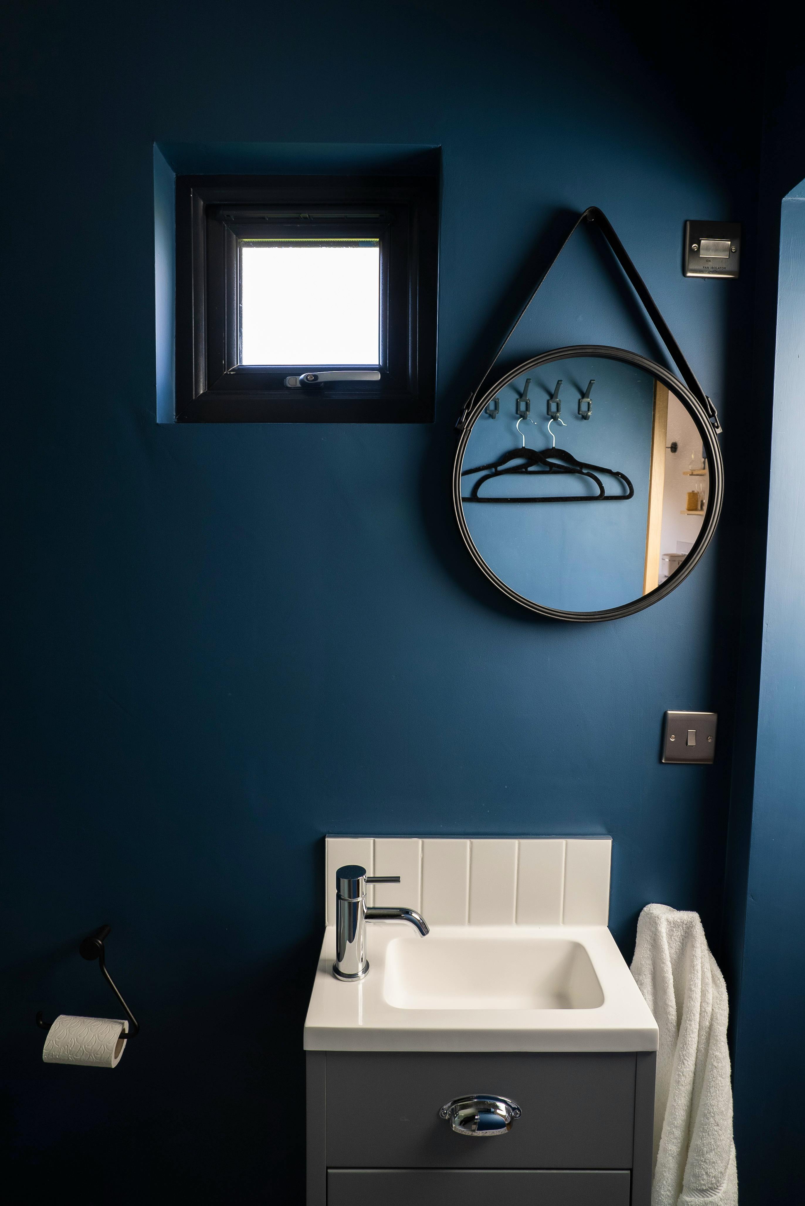 Aster Eyebright bathroom 