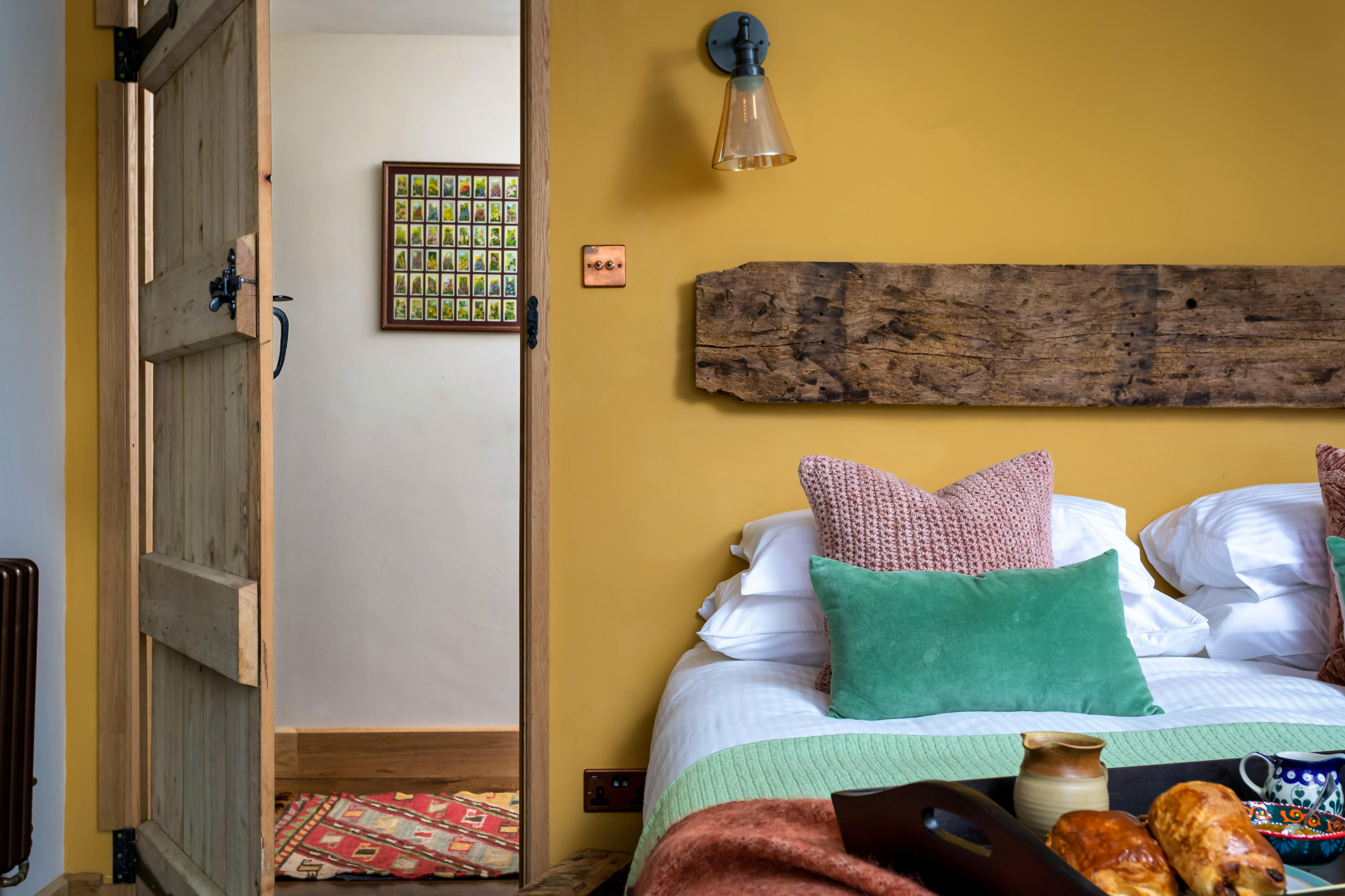 bedroom 1 king or twin