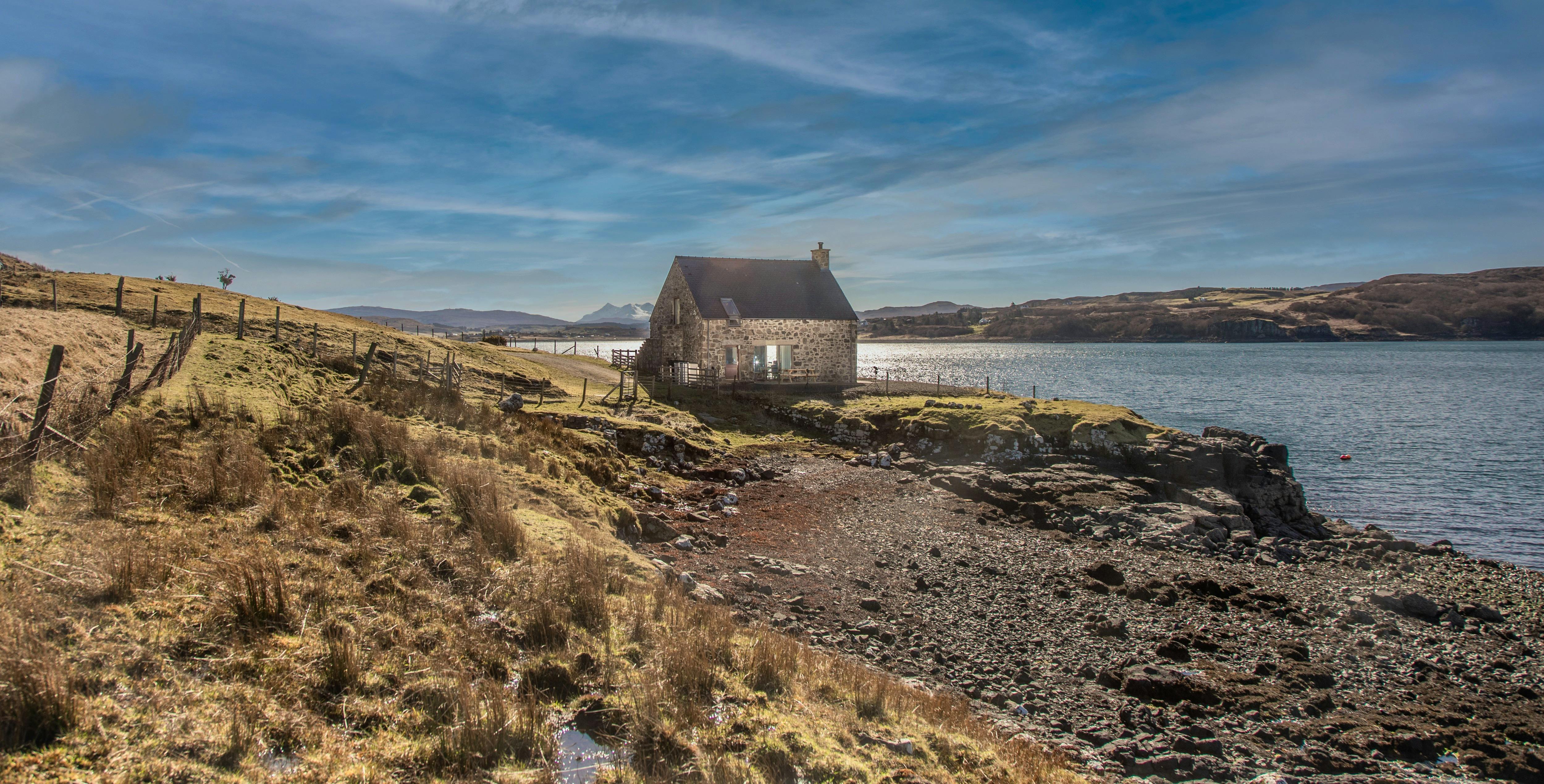15 Beautiful Boat Houses