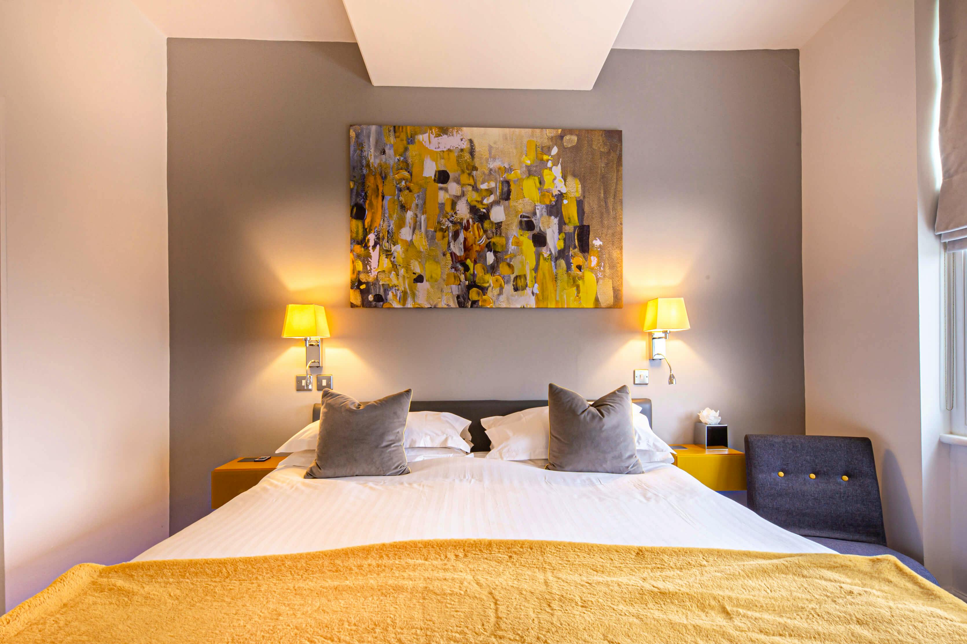 Room 7 - Calm & Light