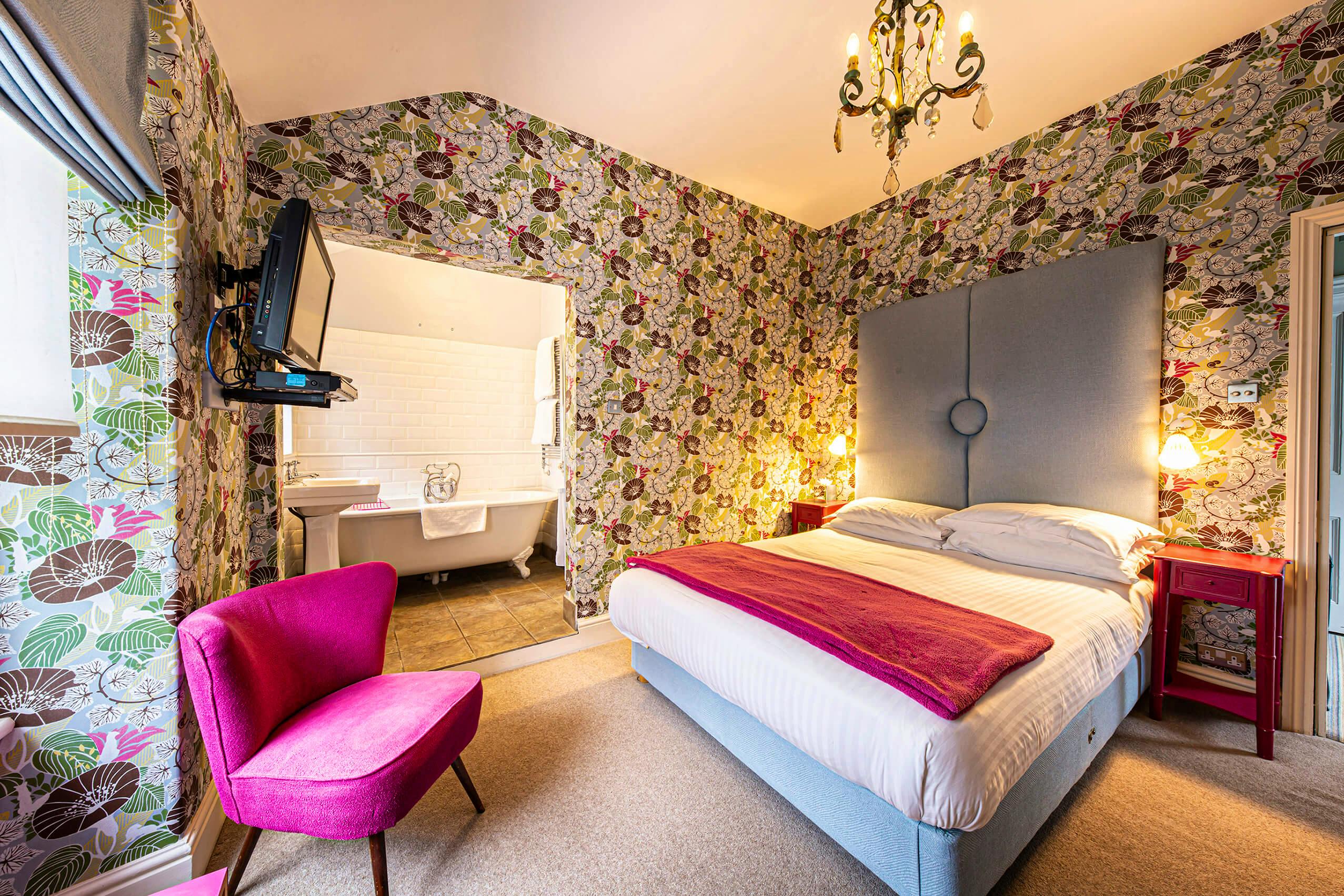 Room 8 - Modern Romance