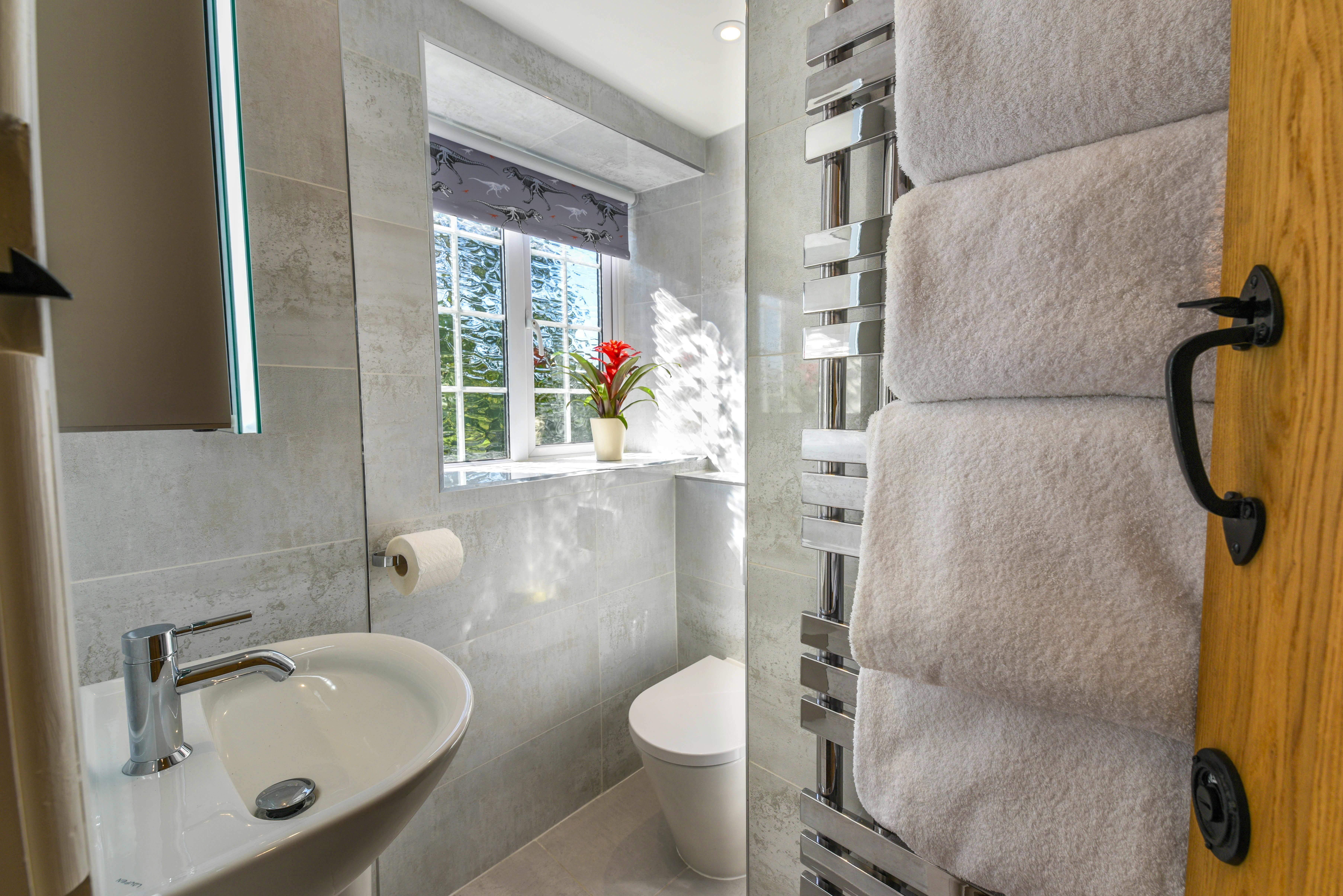 En-suite shower room bedroom 2