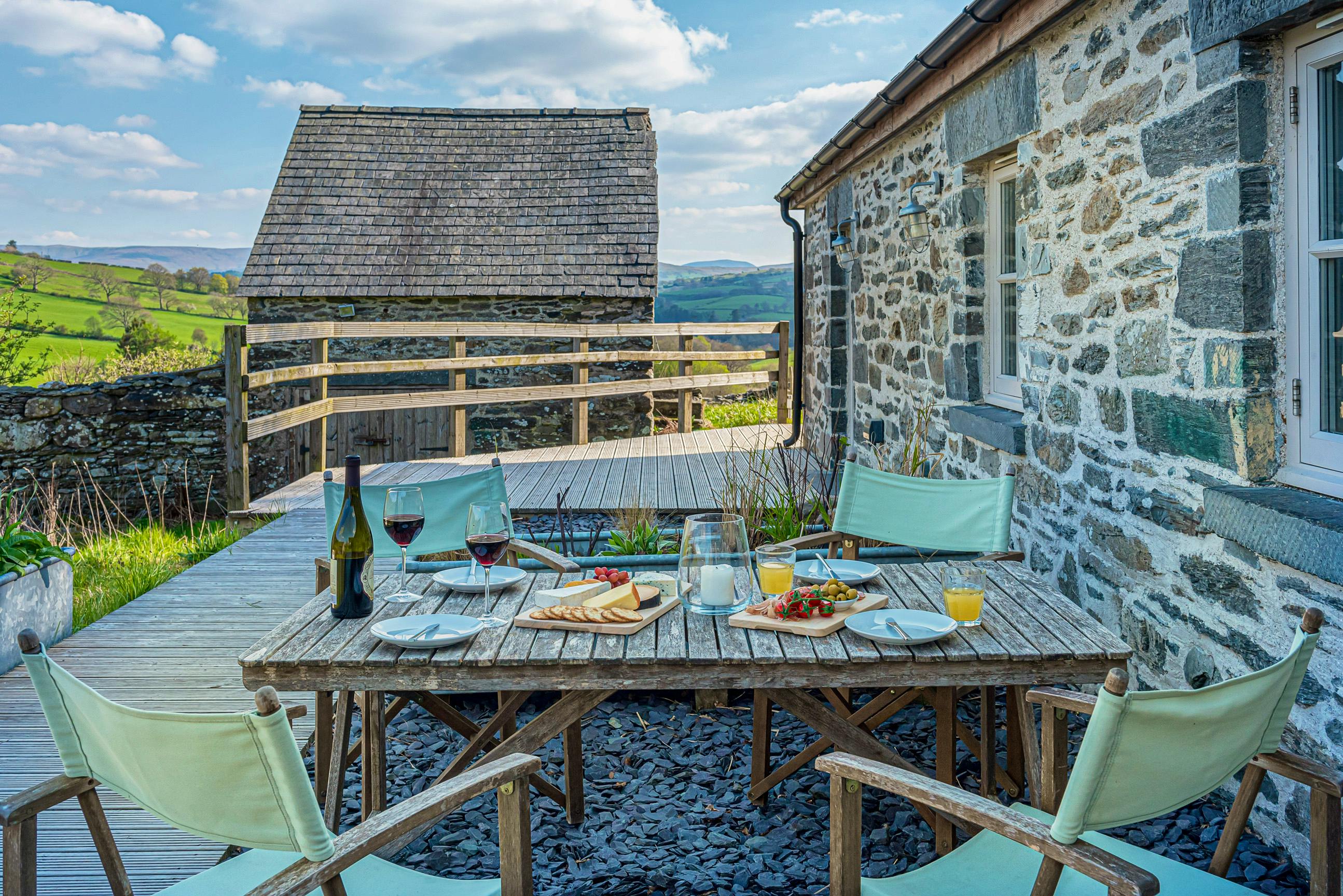 Outdoor dining area - Star