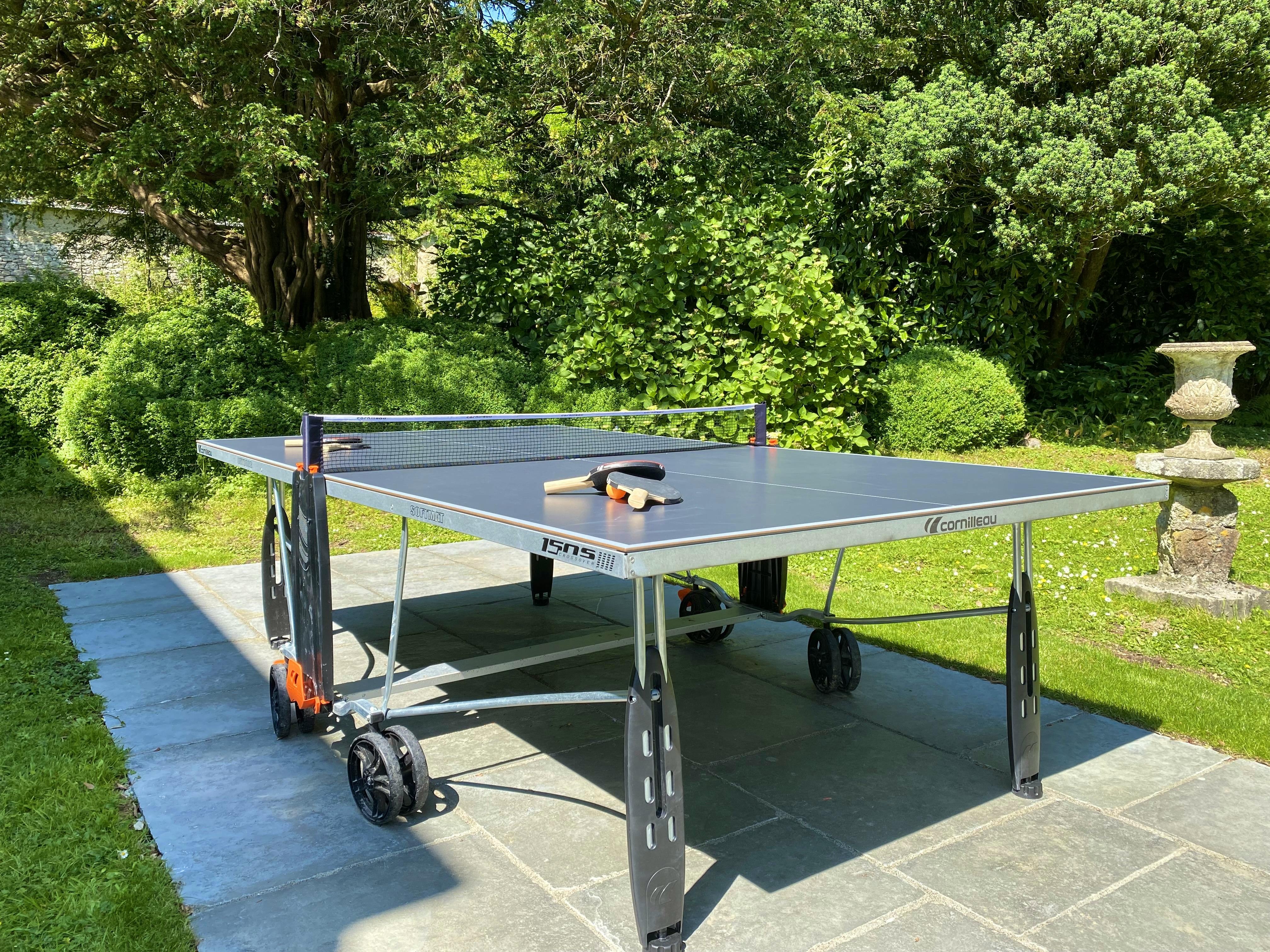 Outdoor table tennis