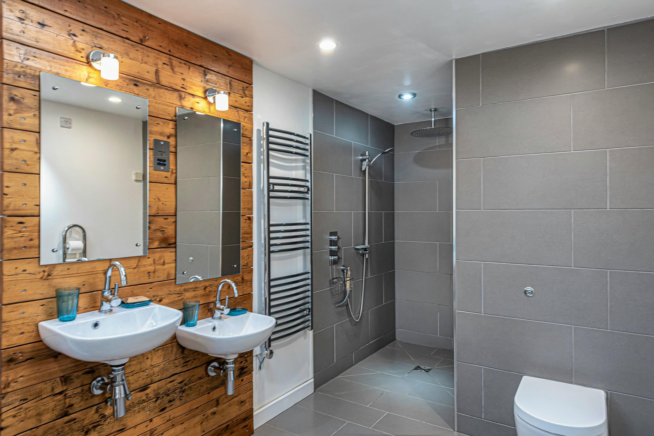 Luxury rainfall shower