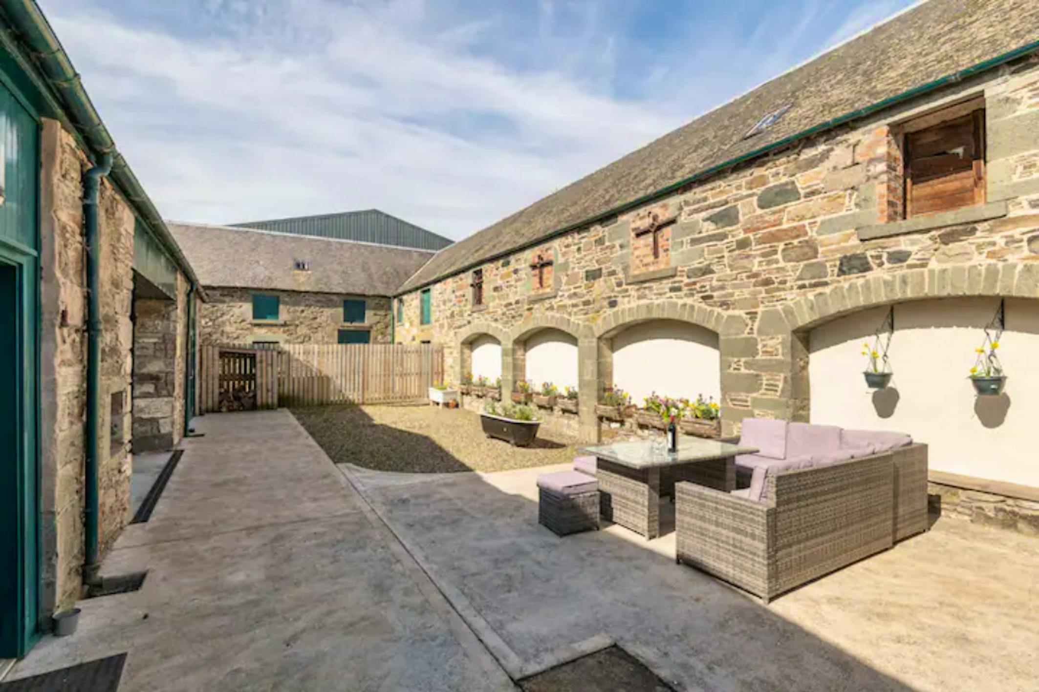 Private Courtyard & BBQ