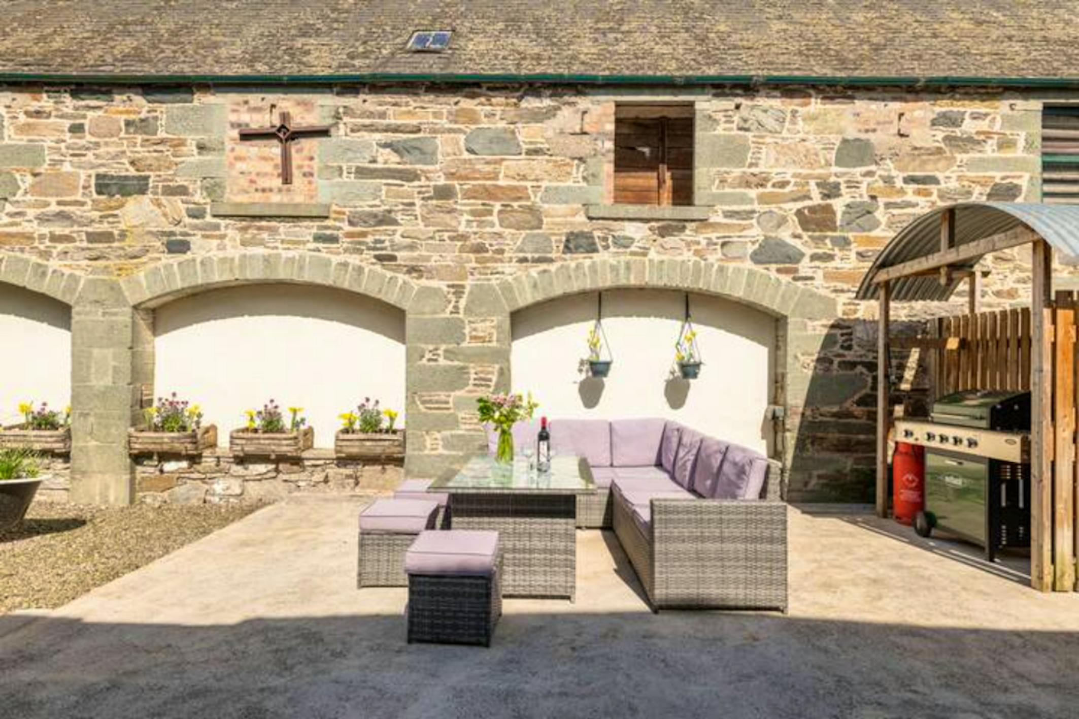 Private Courtyard & BBQ