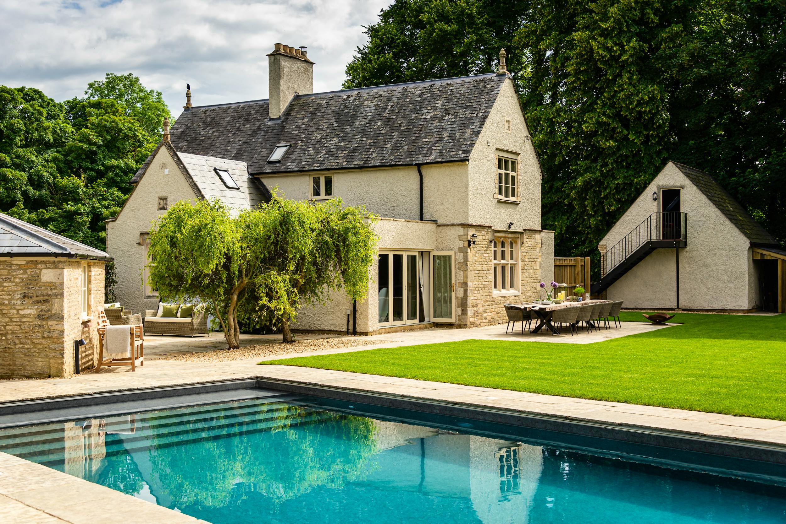 20 Charming Cotswolds Retreats