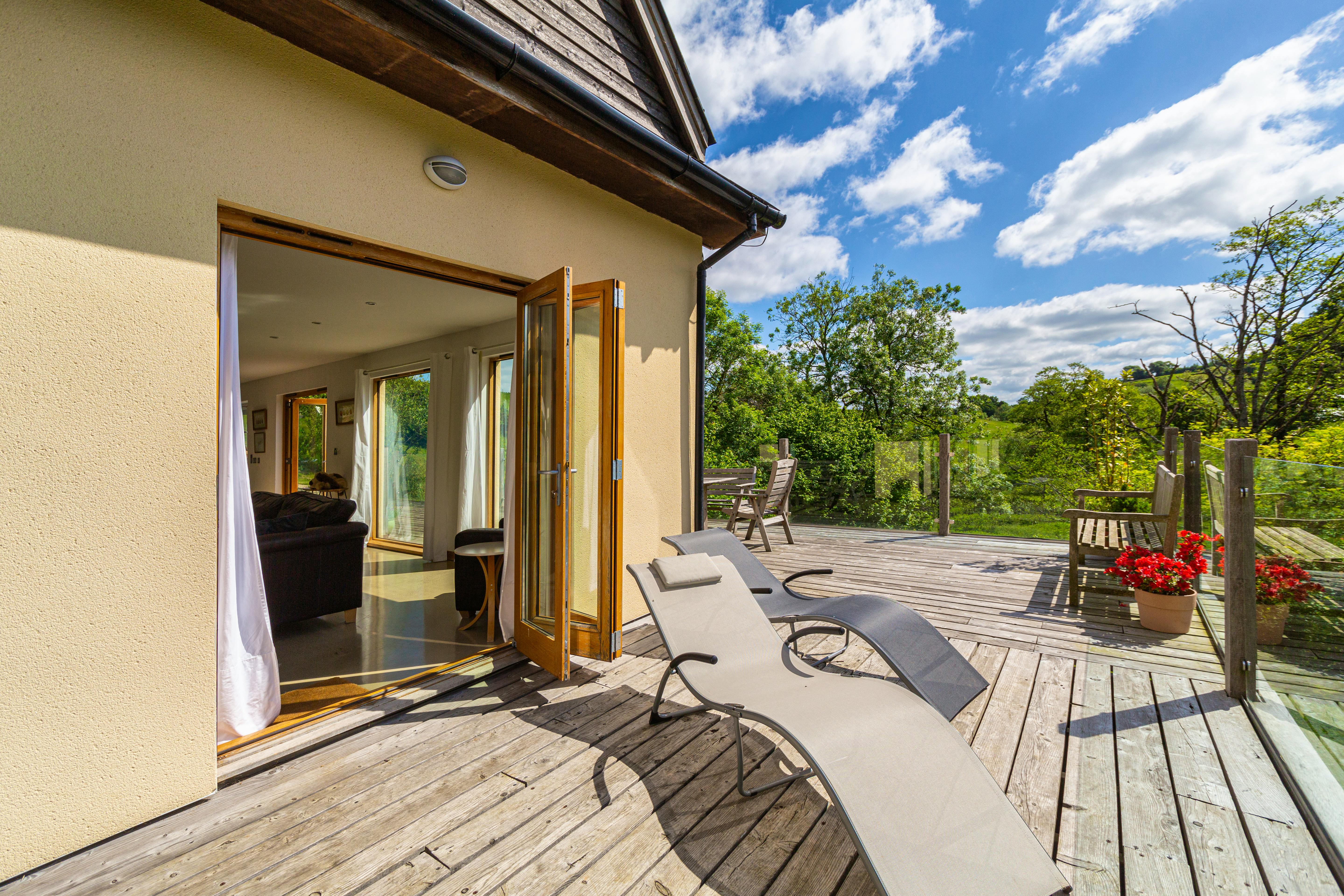Balcony valley view eastwards