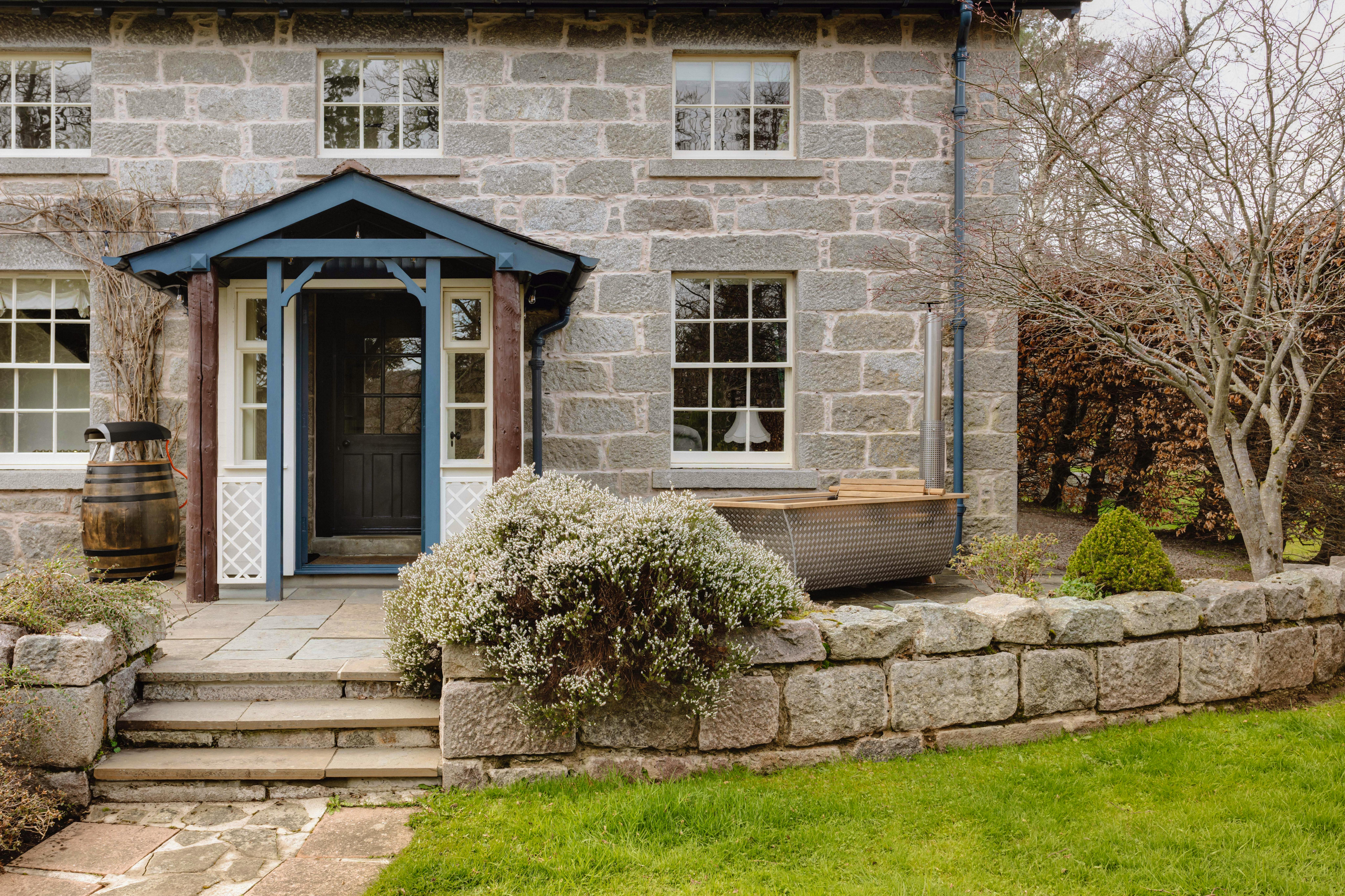 UK Stays to See the Northern Lights