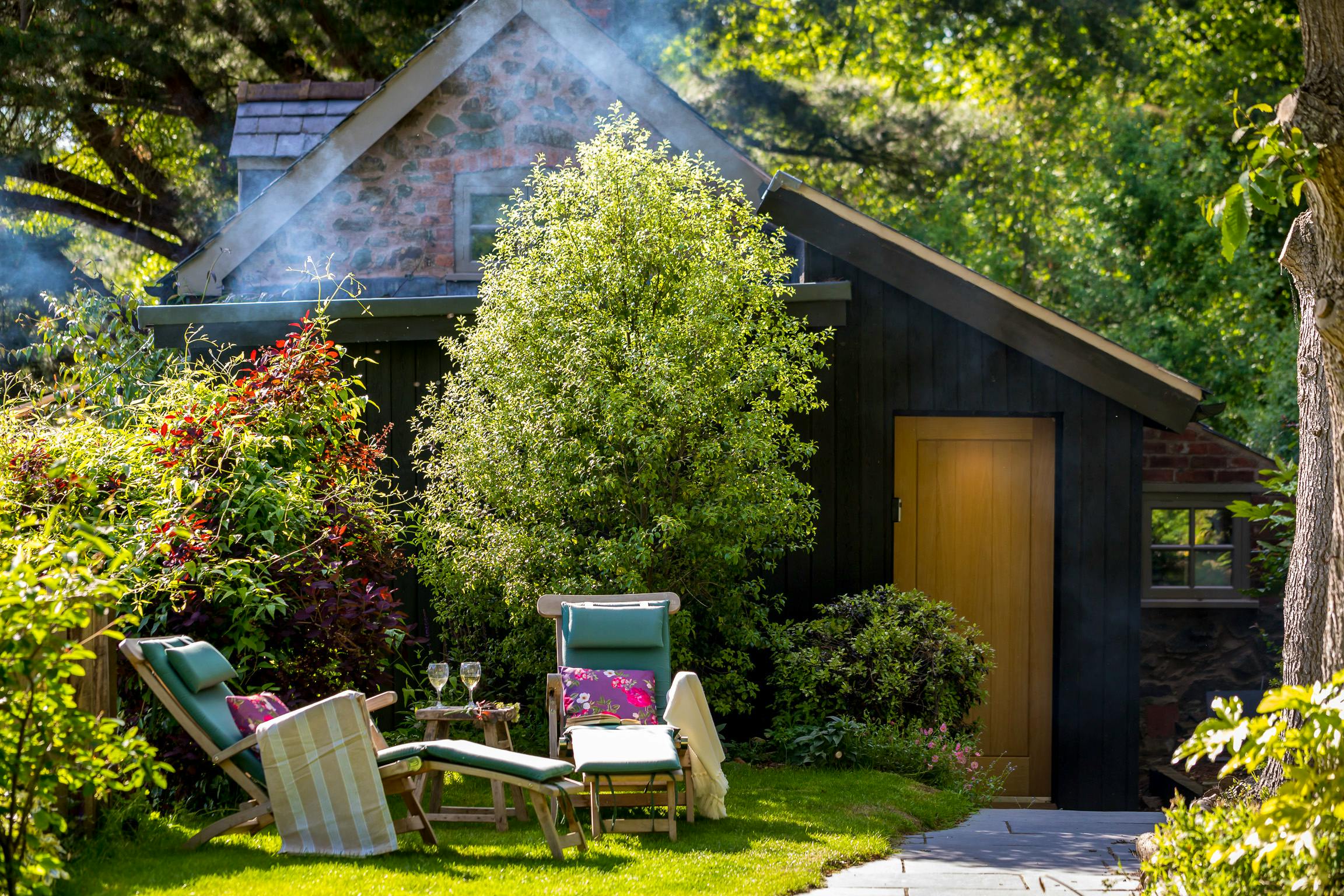 Elsie\'s cottage outside