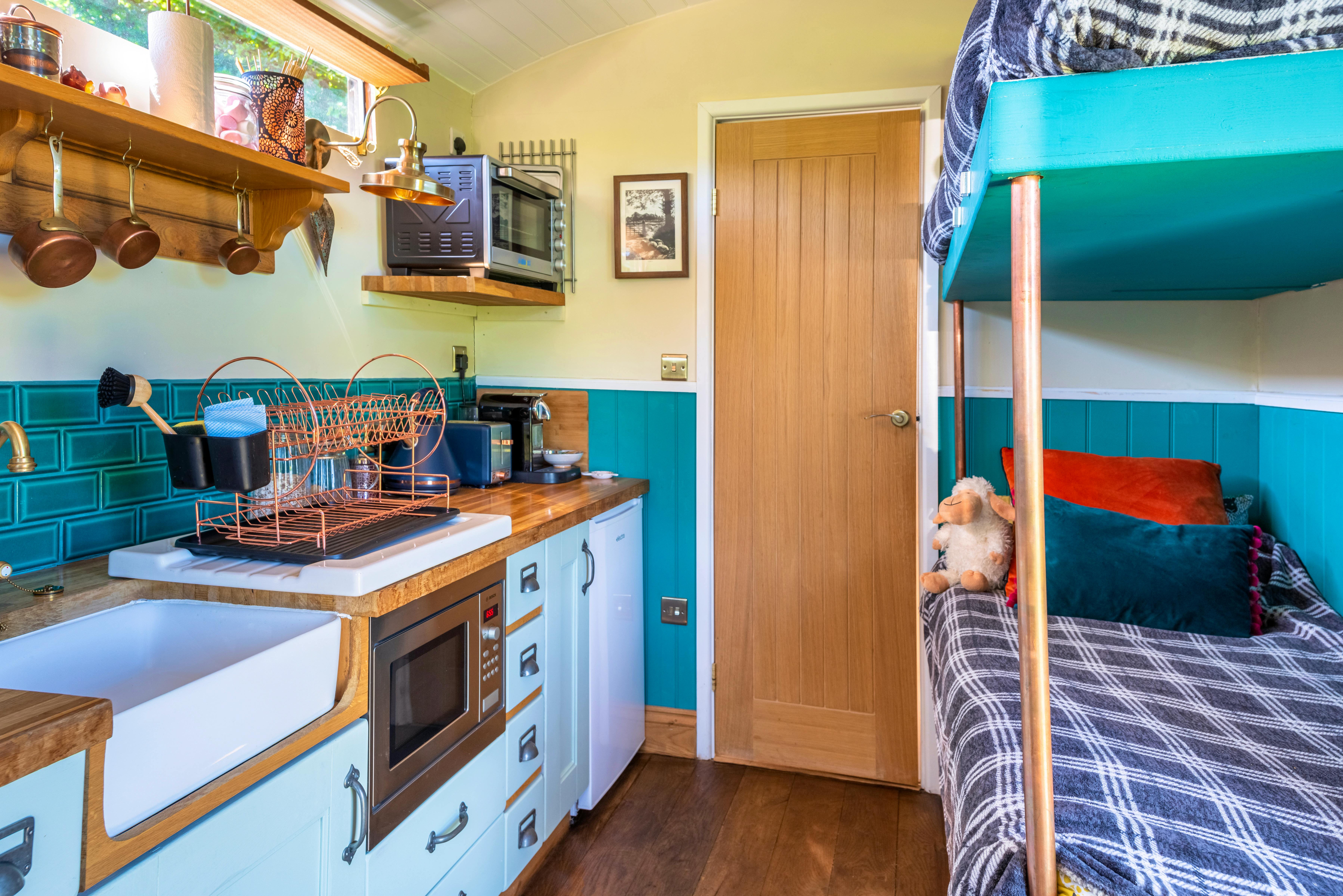 Well equipped kitchen 