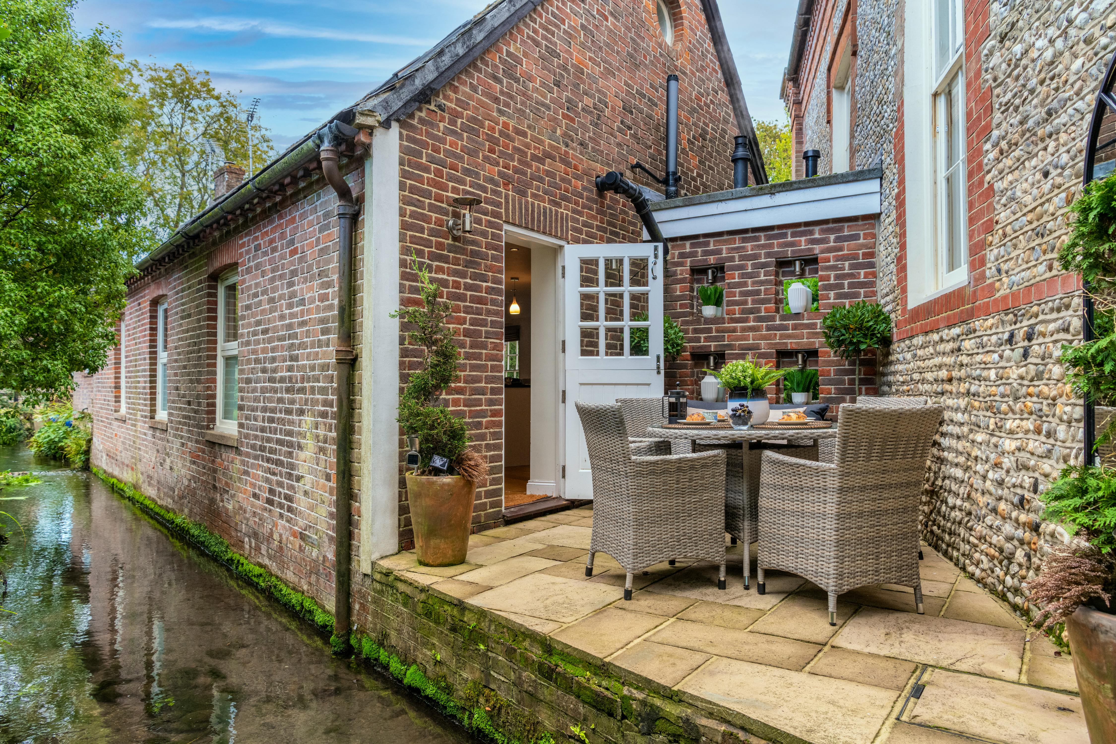 Millstream Cottage - Beautiful Cottage In Bosham