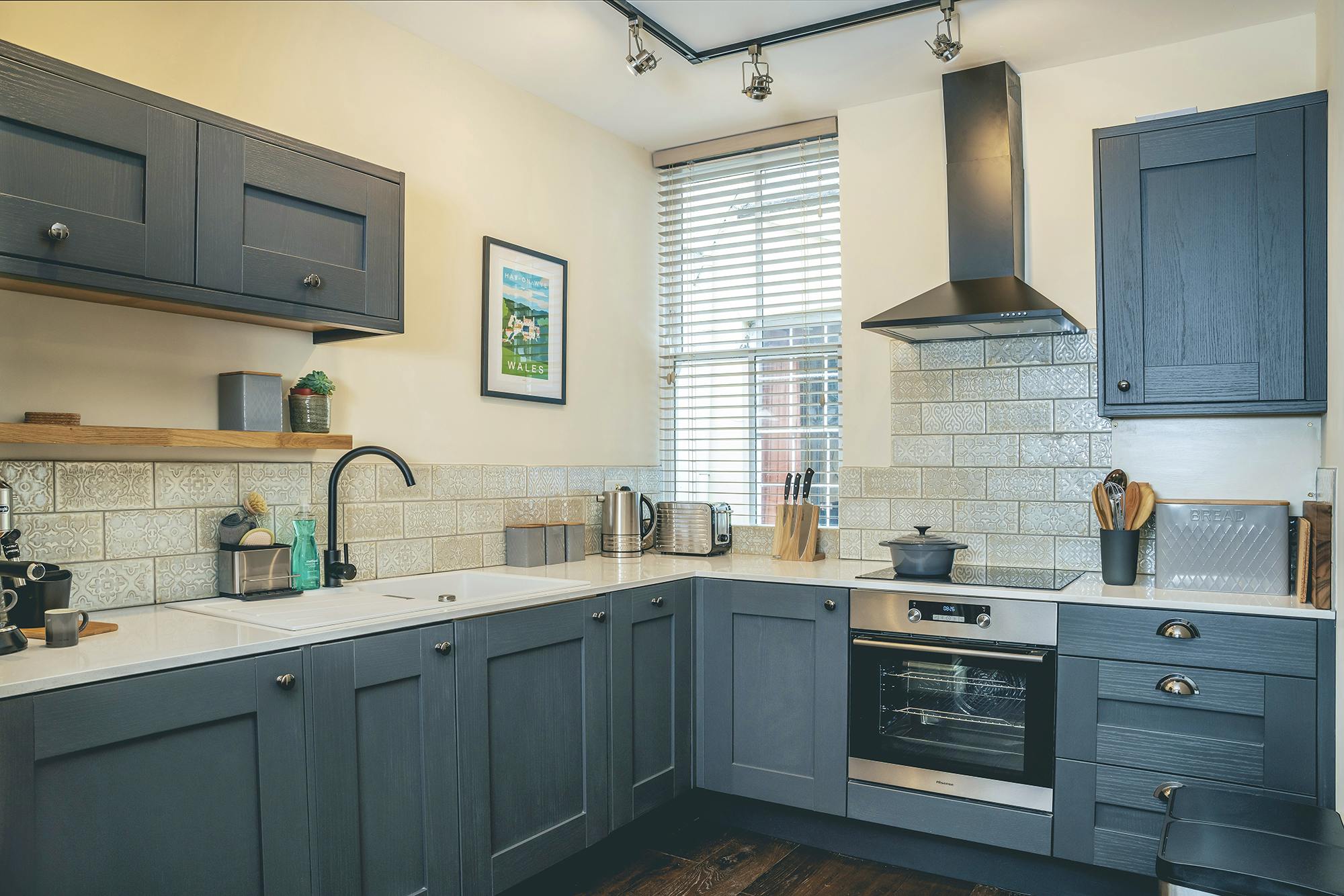 Cosy Retreats 1 kitchen