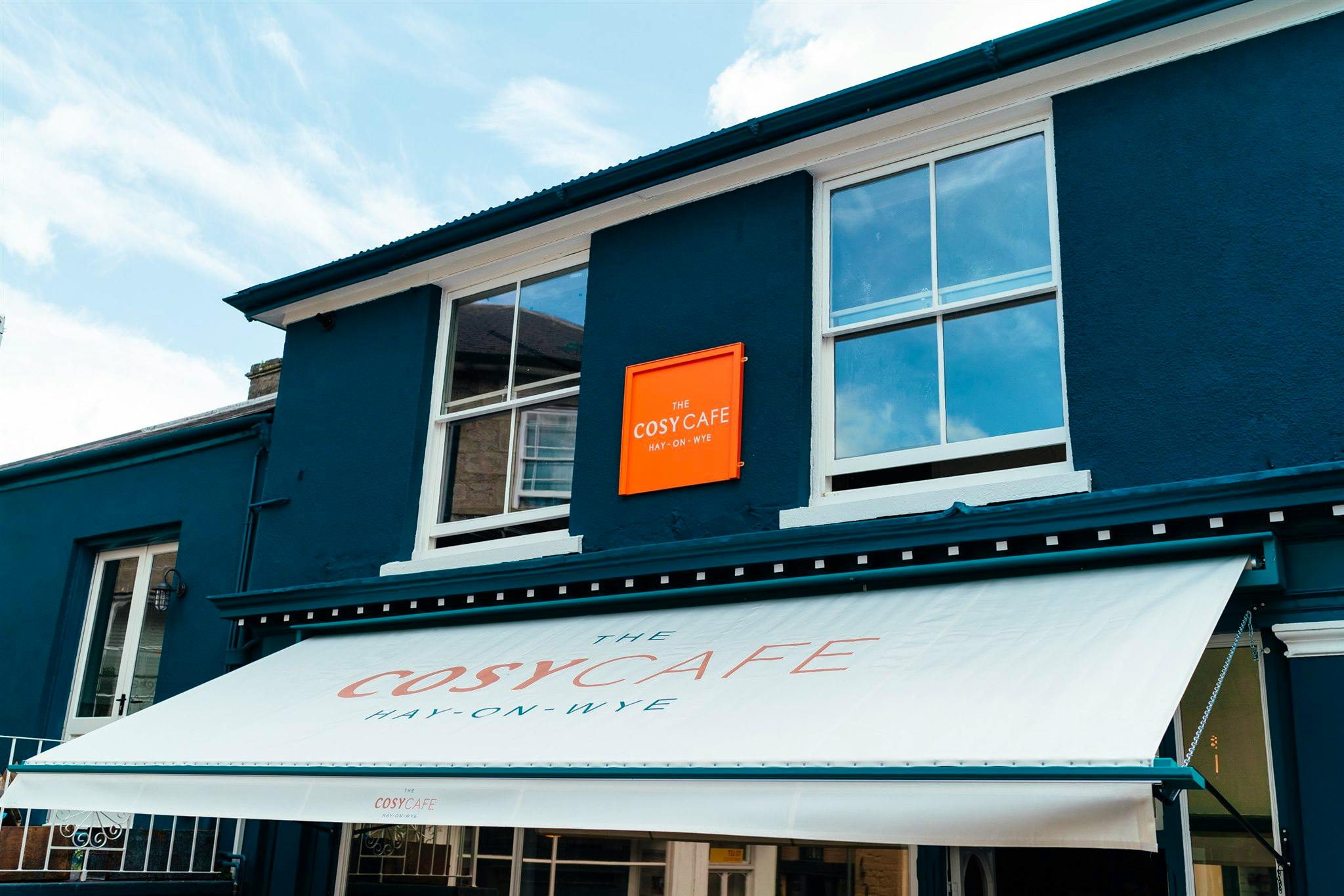 Cosy Retreats 2 Above Cosy Cafe