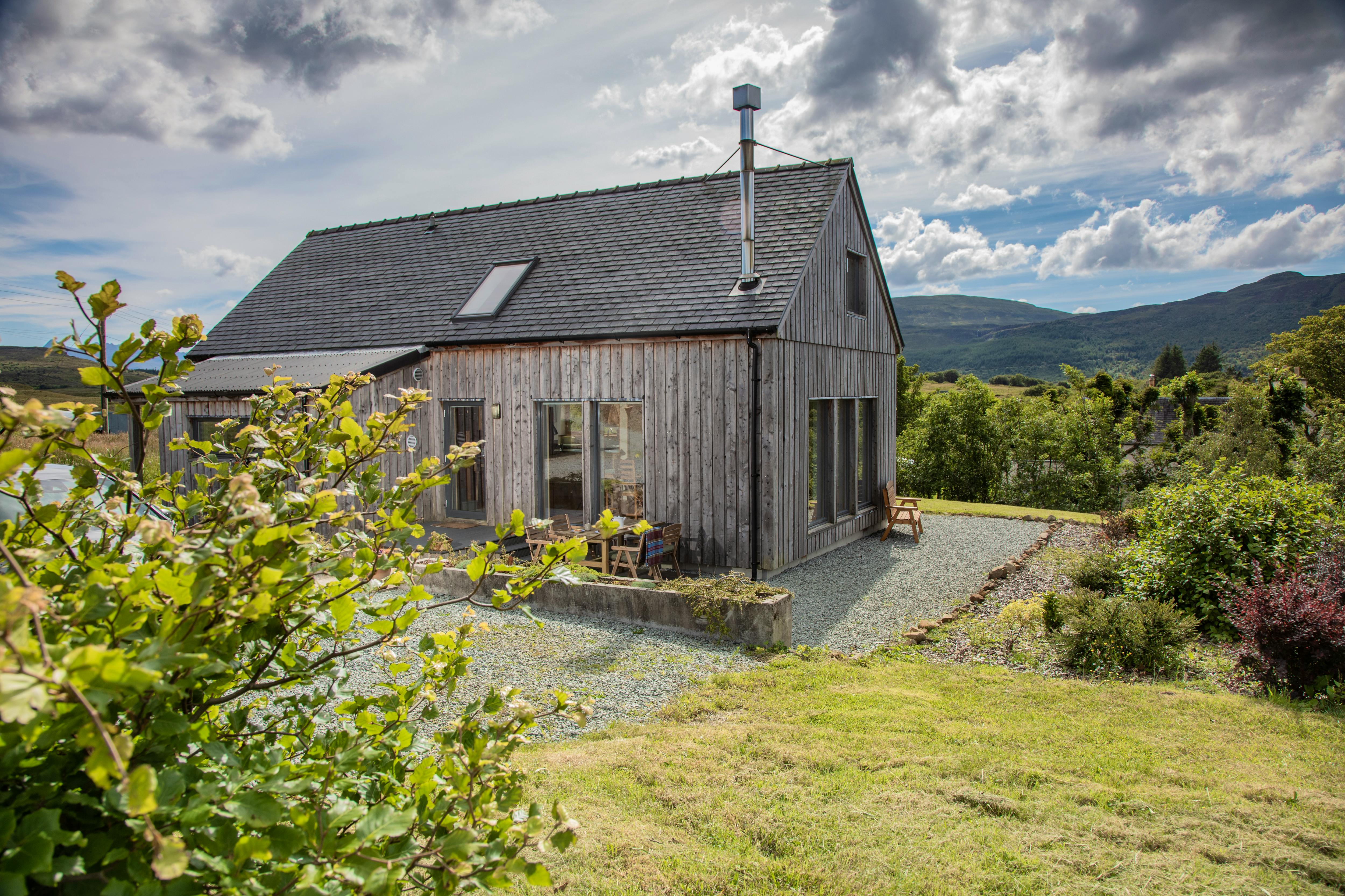 Detached, modern, spacious house