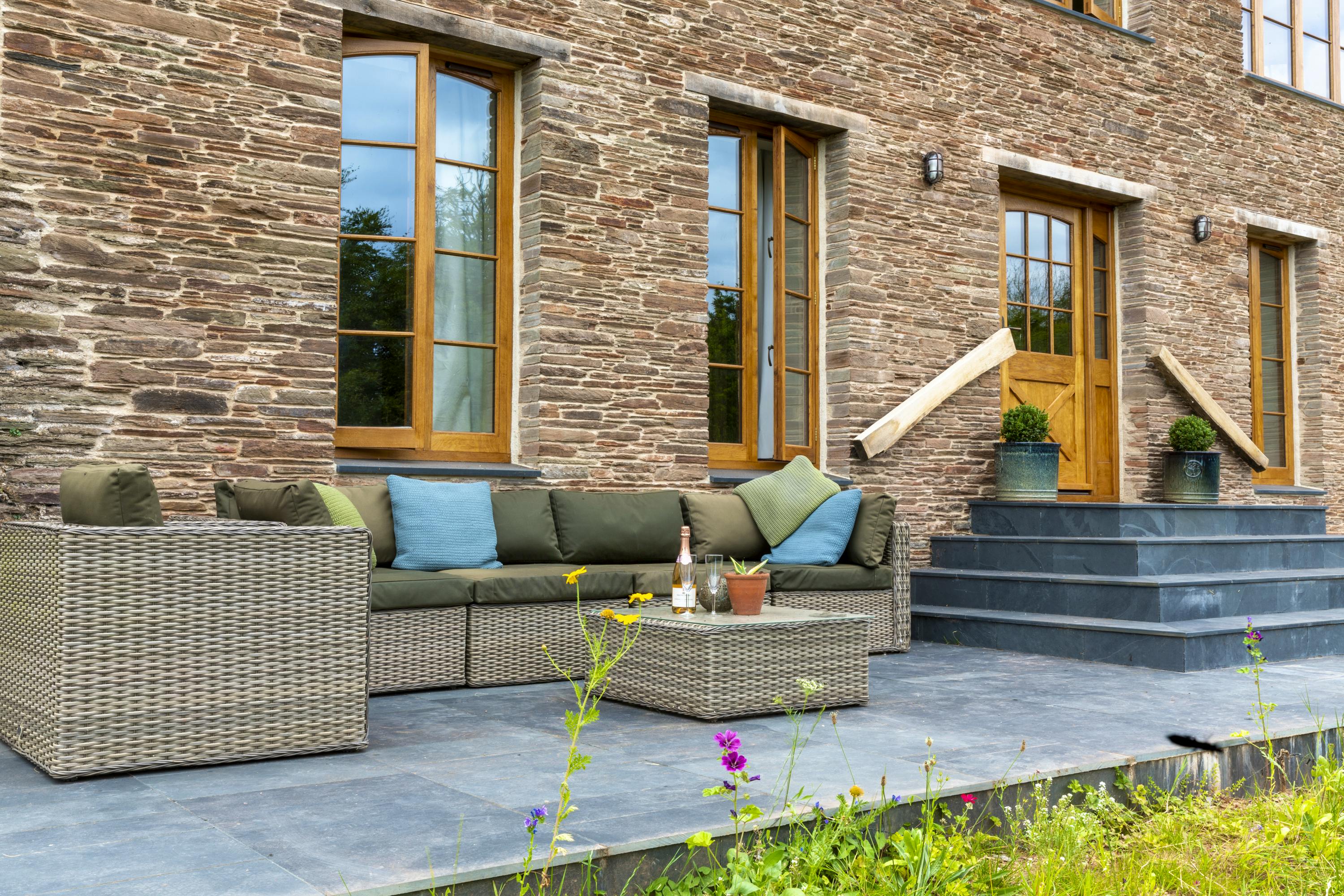 Fledgling Barn Terrace